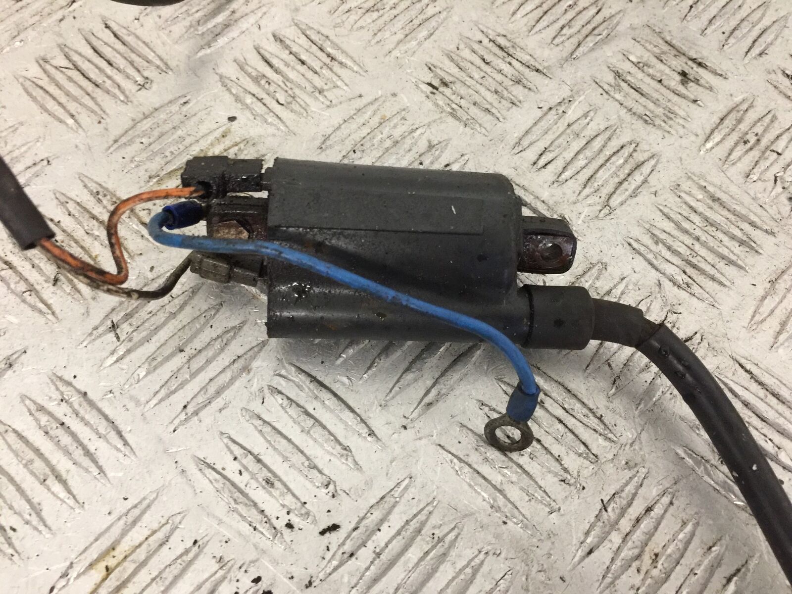 SUZUKI AN 250 BURGMAN COIL AND CAP  YEAR 1999  (STOCK 881)