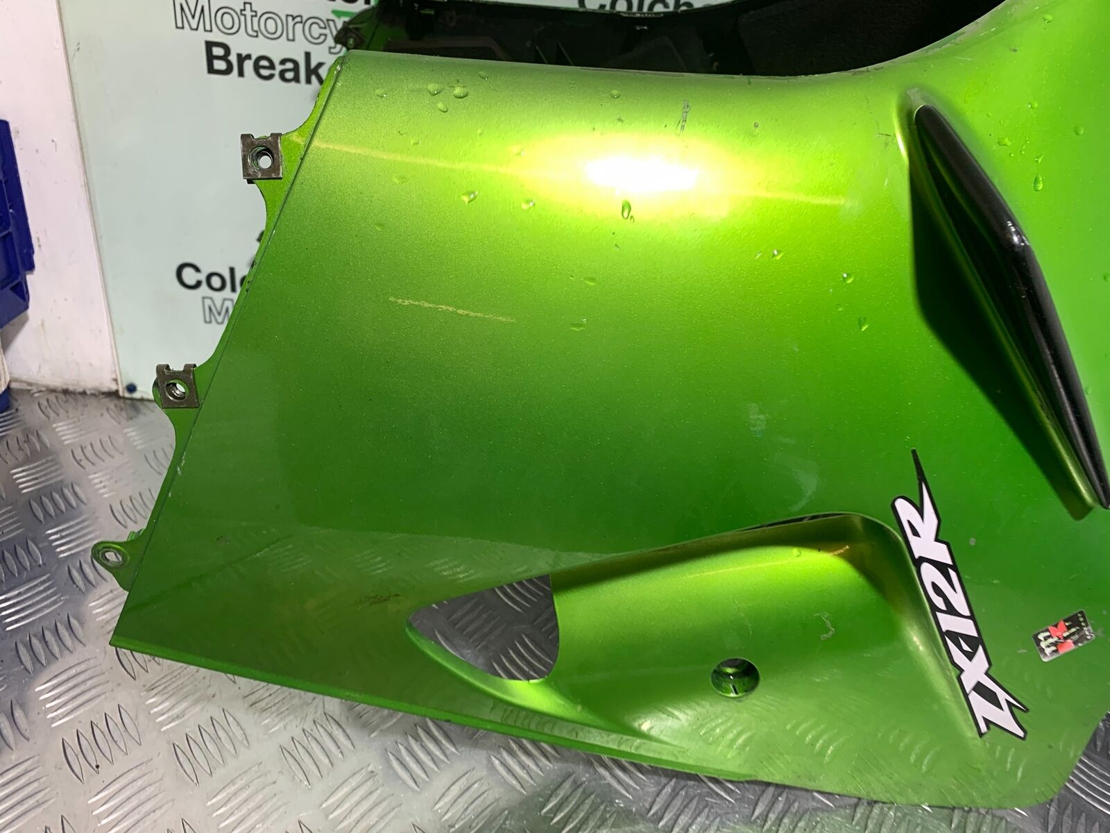 KAWASAKI ZX12R ZX12 R LEFT AND RIGHT FAIRING PANELS    YEAR 2000-01 (CMB1038)