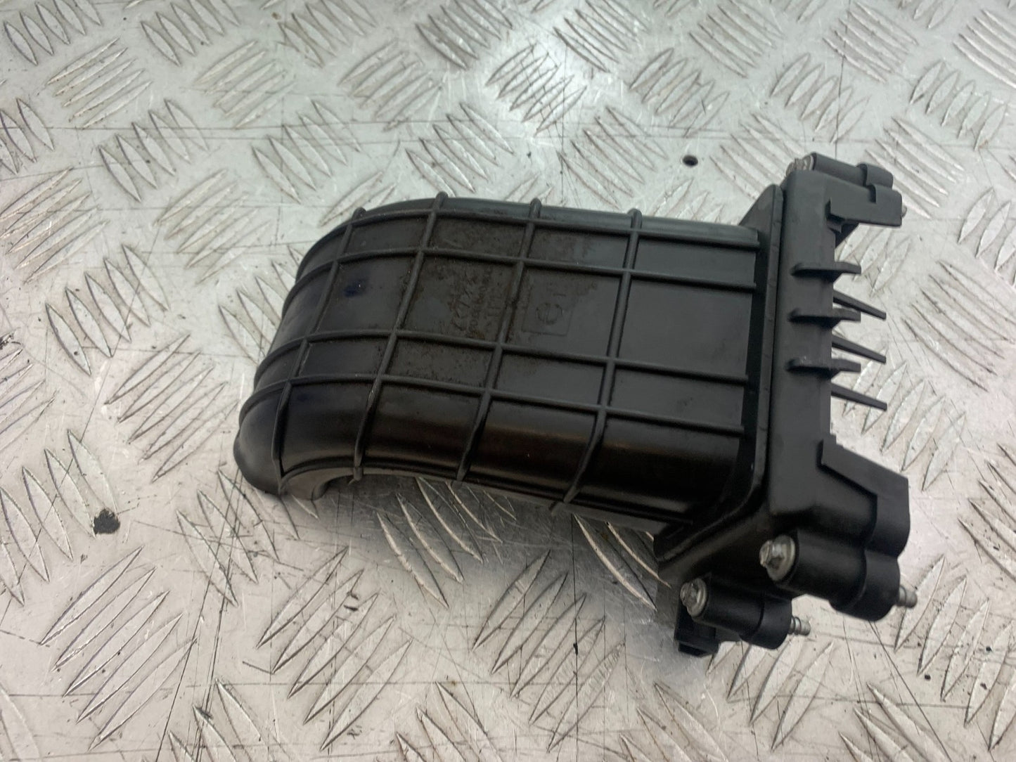 KTM 990 SUPER DUKE AIRBOX RUBBER (TOP) YEAR 2007-2011  (CMB1207)