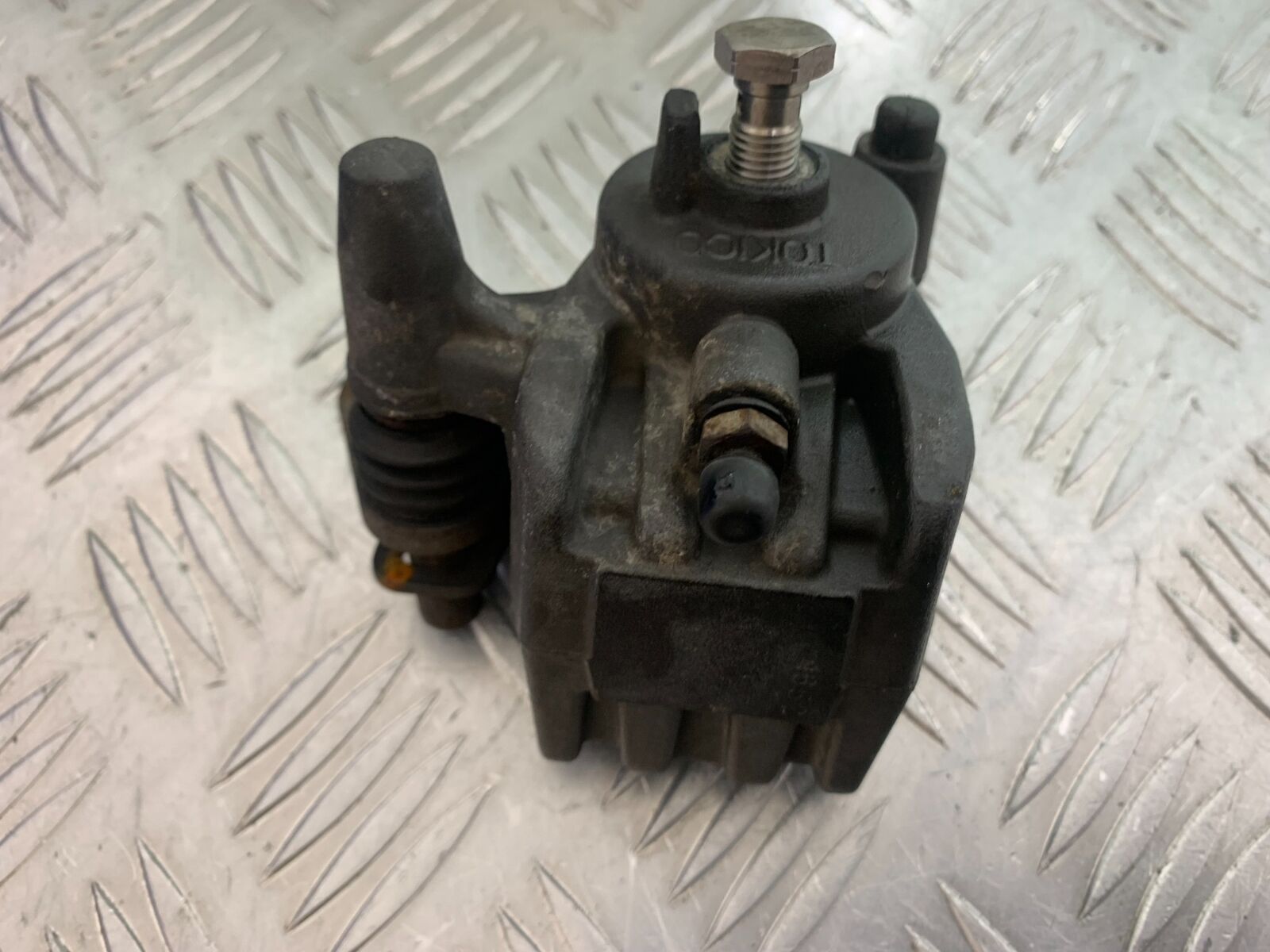 KAWASAKI Z750 Z 750 REAR BRAKE CALIPER  YEAR 2004-2006  (CMB1104)