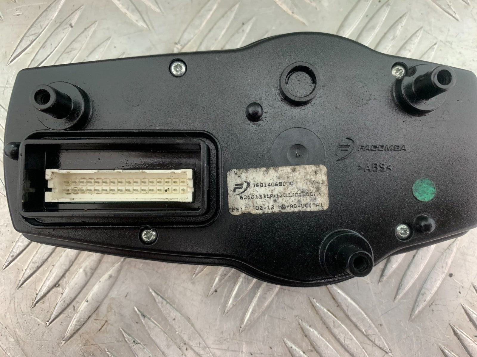 KTM 690 DUKE R LC4 SPEEDO DASH CLOCKS YEAR 2012-2015  (CMB1180)