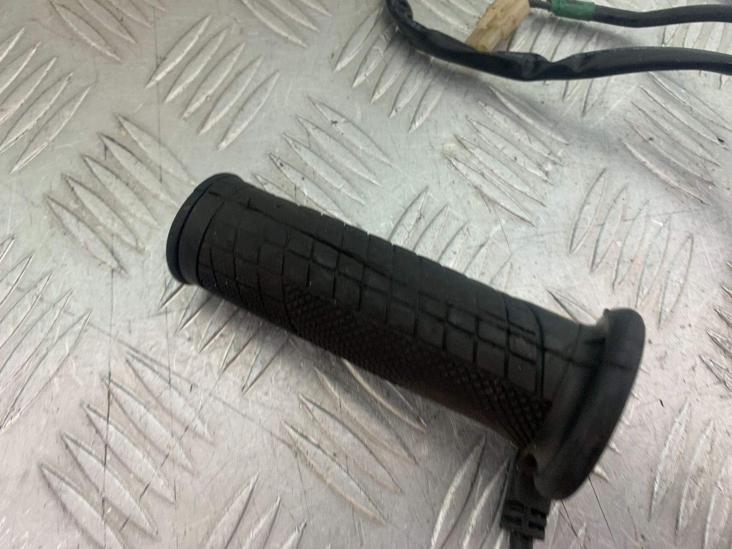 ROYAL ENFIELD HIMALAYAN 411 HEATED GRIPS  YEAR 2018-2023 (CMB1322)