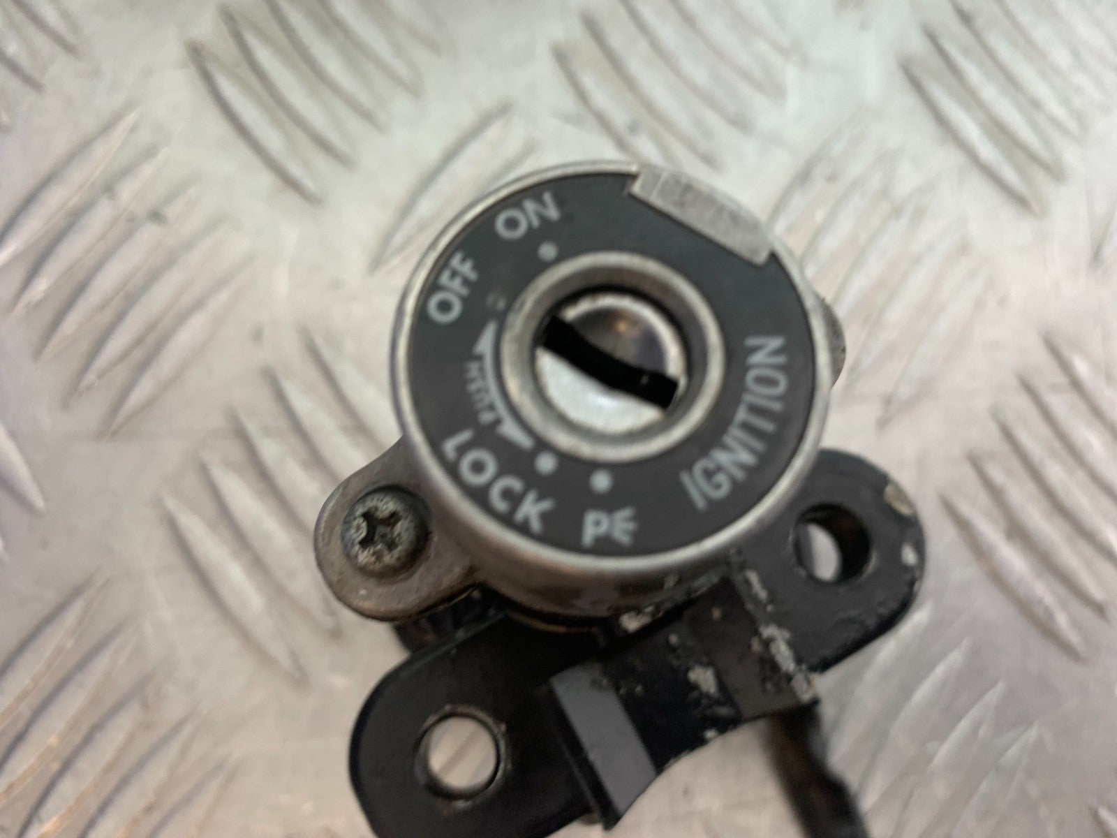 SUZUKI SV1000 SV 1000 S LOCKS AND KEYS    YEAR 2003-2007 (CMB1293)