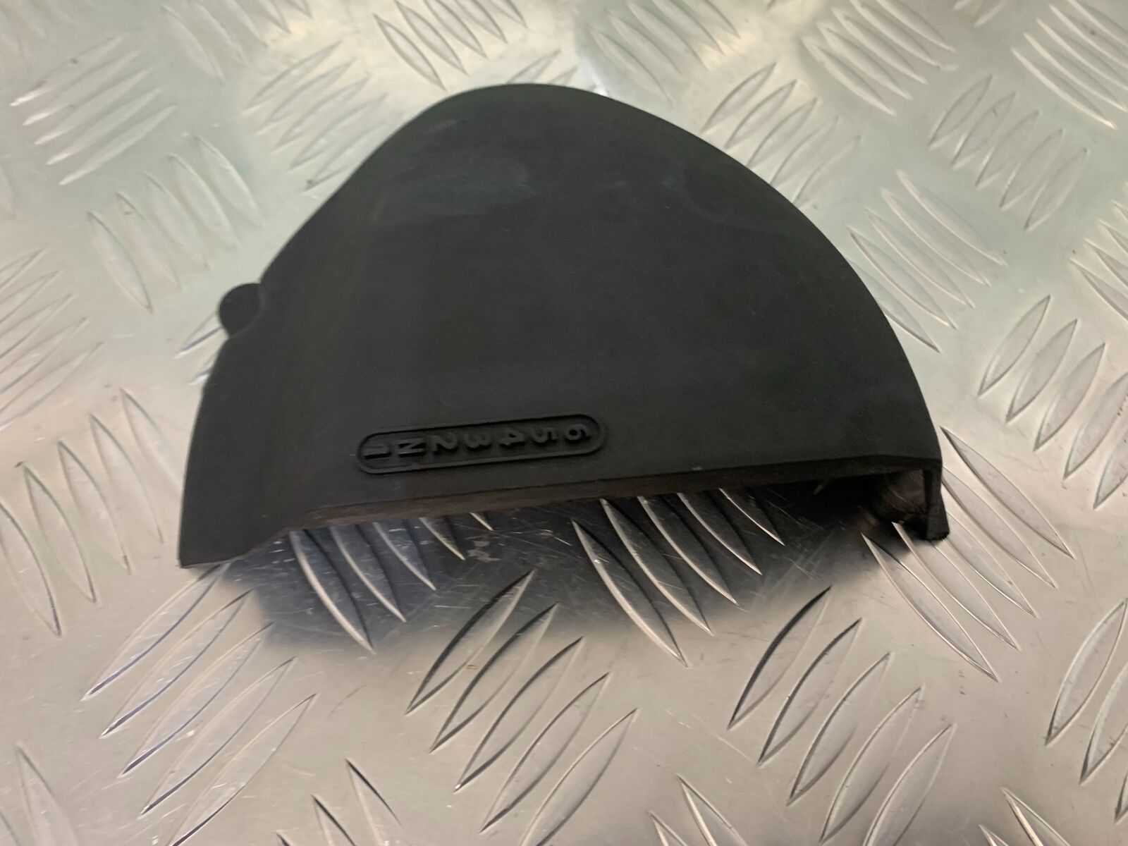 TRIUMPH SPEED TRIPLE R 1050 SPROCKET COVER   YEAR 2014 (STOCK 934)