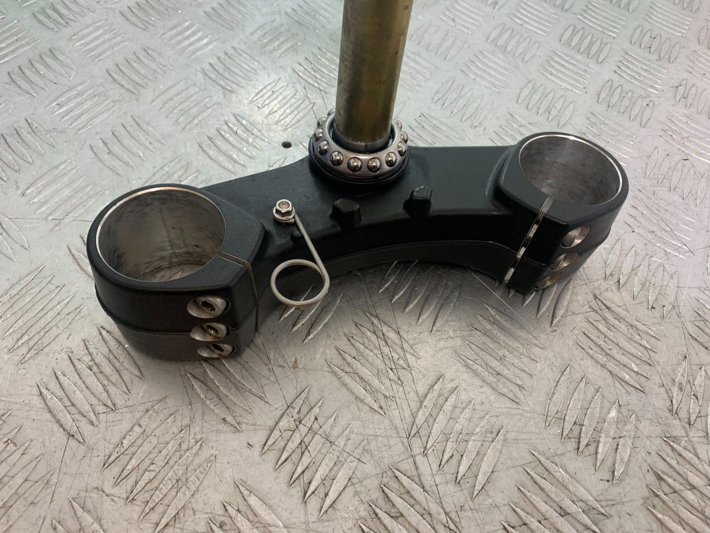 TRIUMPH 1050 SPEED TRIPLE BOTTOM YOKE  YEAR 2005-2007 (CMB1322)