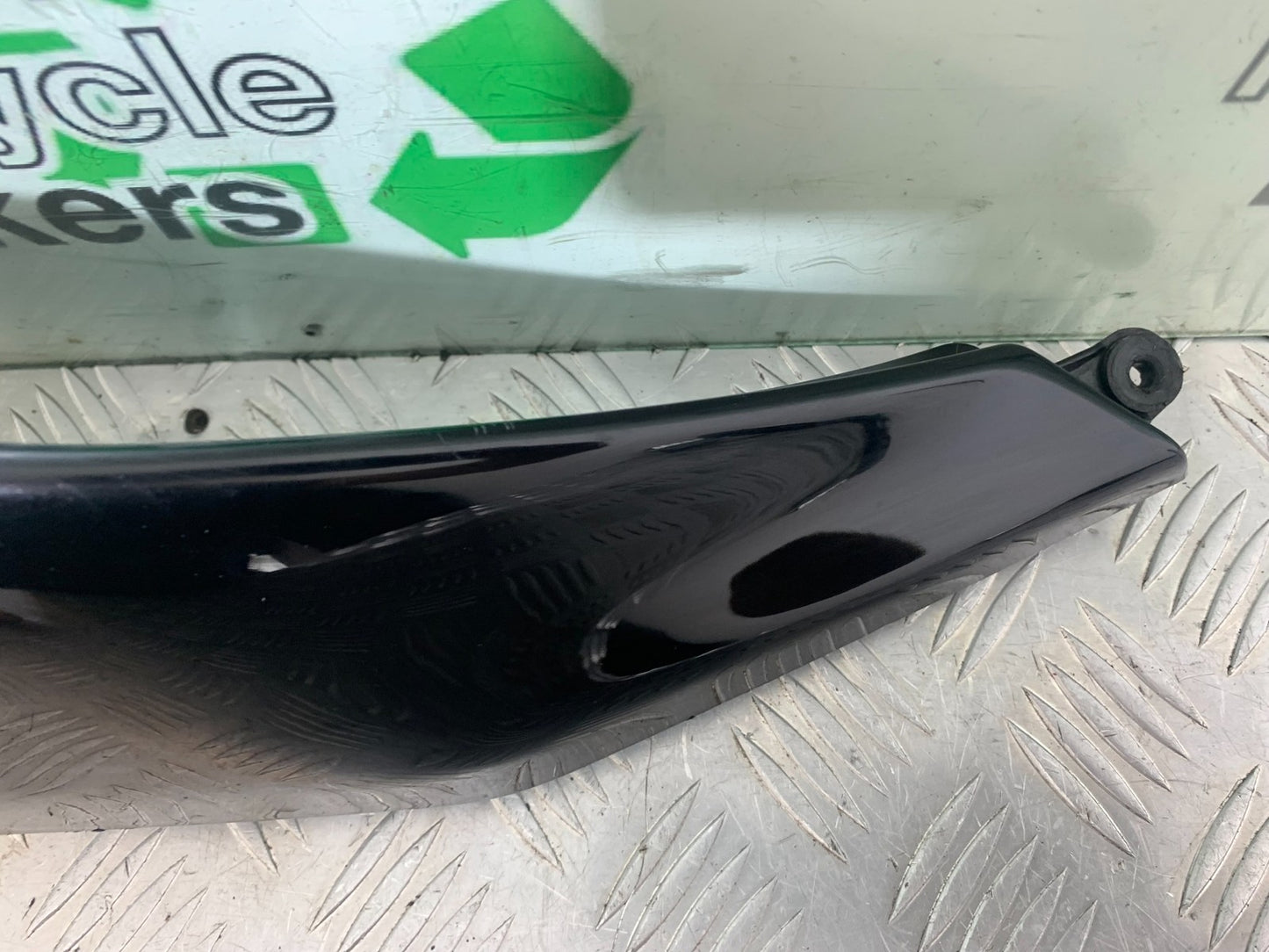 KAWASAKI ZX10R ZX10 R RIGHT SEAT PANEL  2008-2010 (CMB1206)