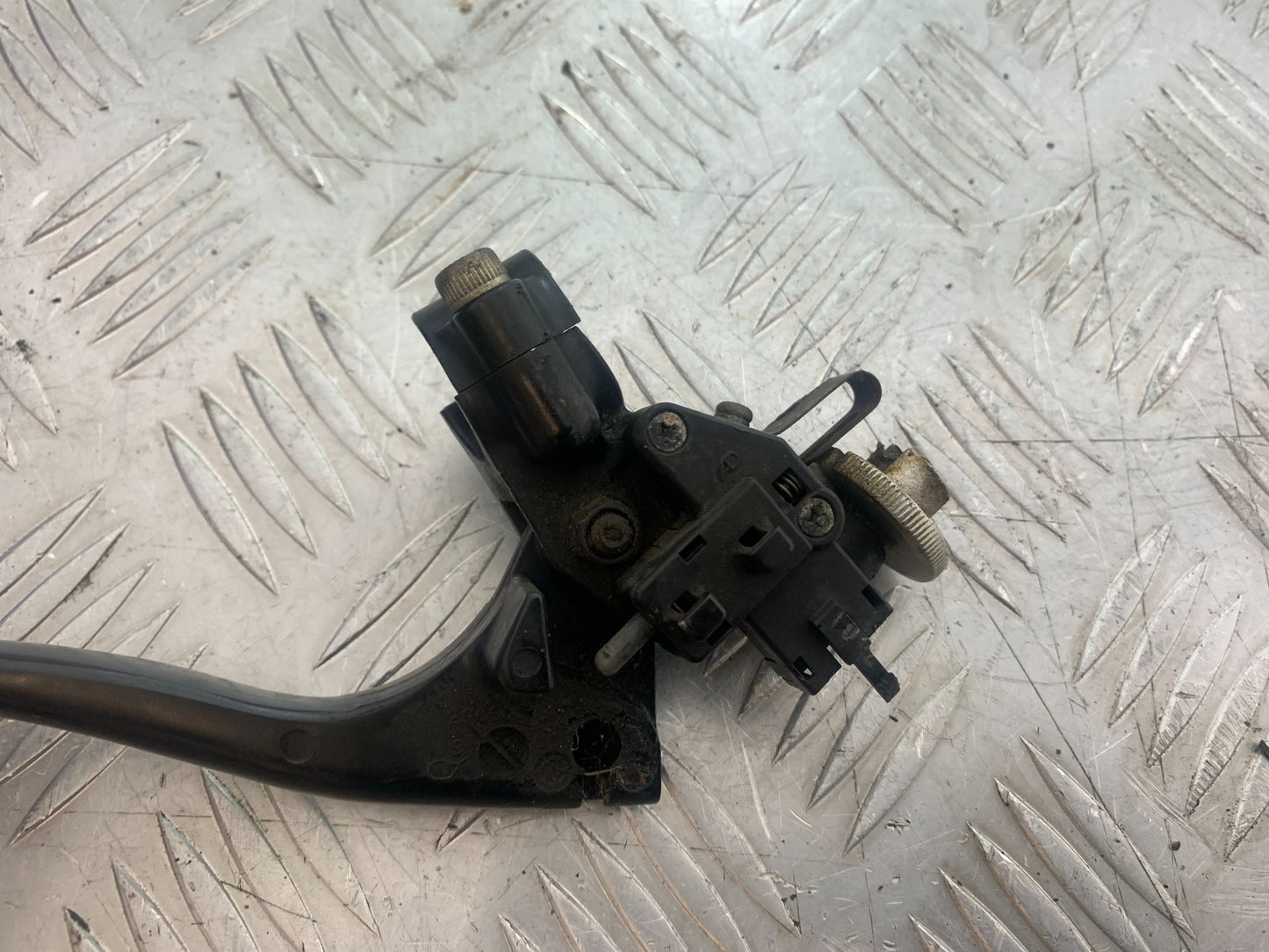 KAWASAKI ZX6R ZX6 R P7F P8F CLUTCH LEVER AND BRACKET YEAR 2007-08 (CMB1165)