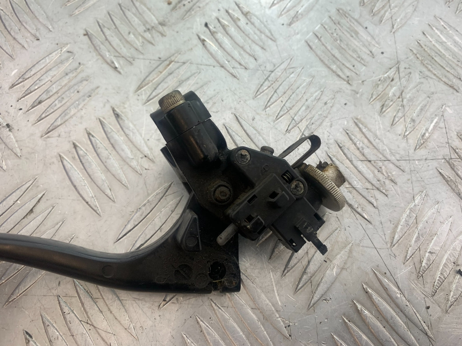 KAWASAKI ZX6R ZX6 R P7F P8F CLUTCH LEVER AND BRACKET YEAR 2007-08 (CMB1165)