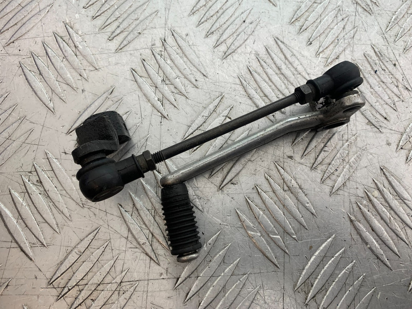 KAWASAKI ZZR1100 D GEAR LEVER  YEAR 1993-2001 (CMB1289)