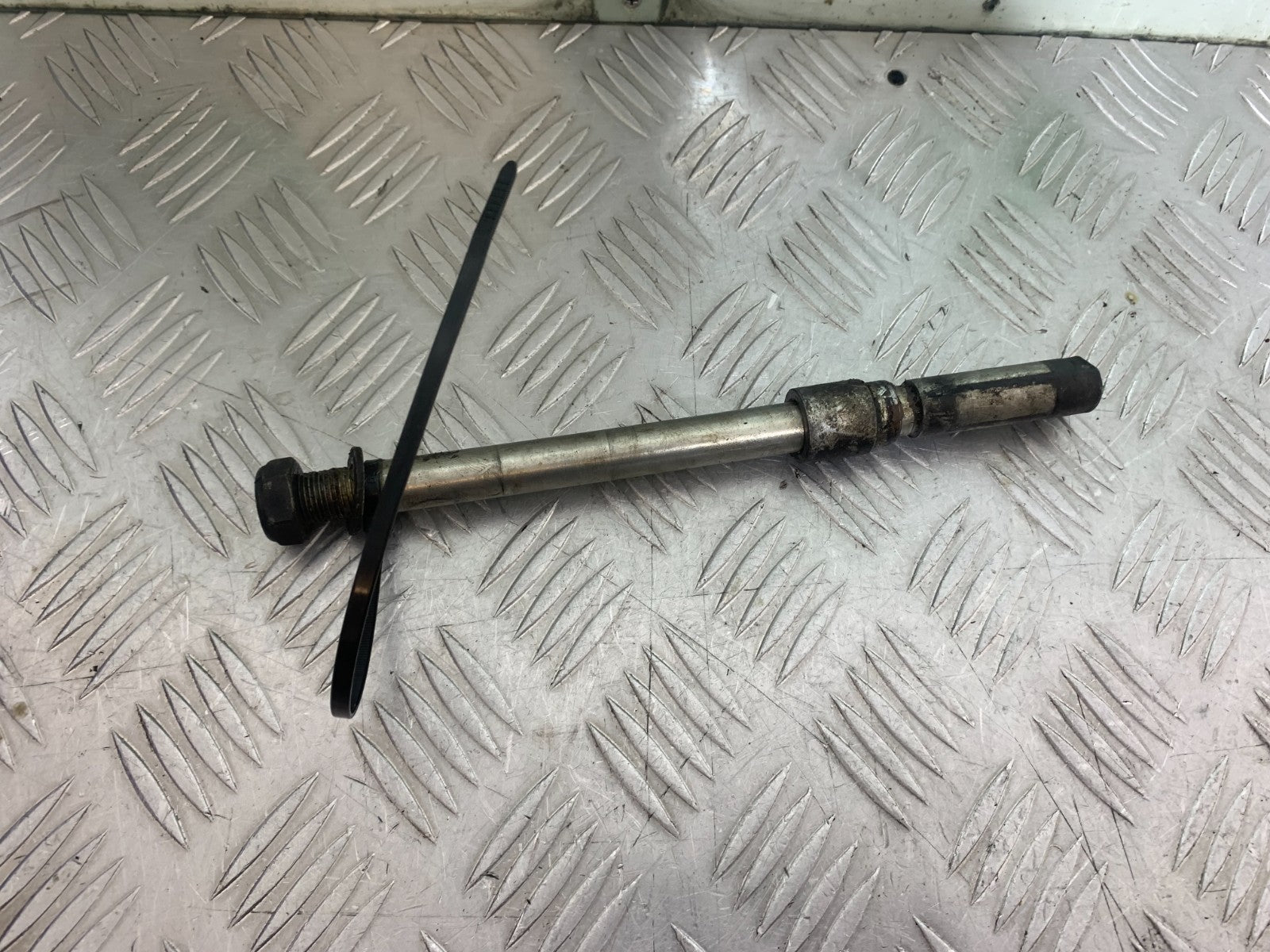 ROYAL ENFIELD HIMALAYAN 411 FRONT WHEEL SPINDLE  YEAR 2018-2023 (CMB1322)