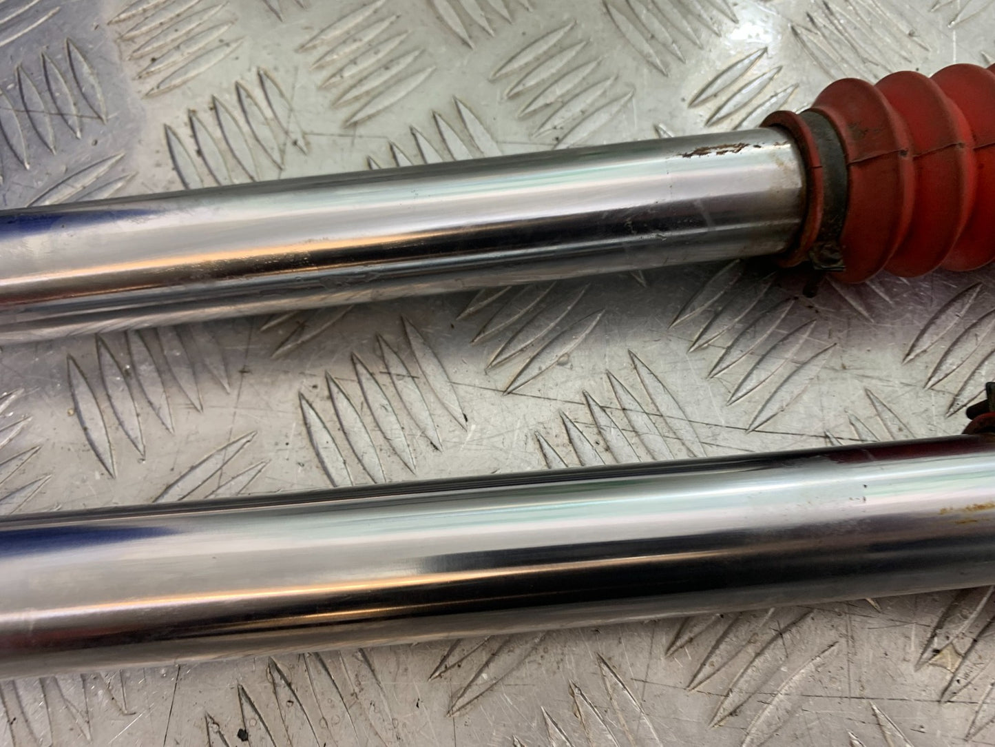 KAWASAKI KLR250 KLR 250 FORKS  YEAR 1984-2001 (CMB1225)