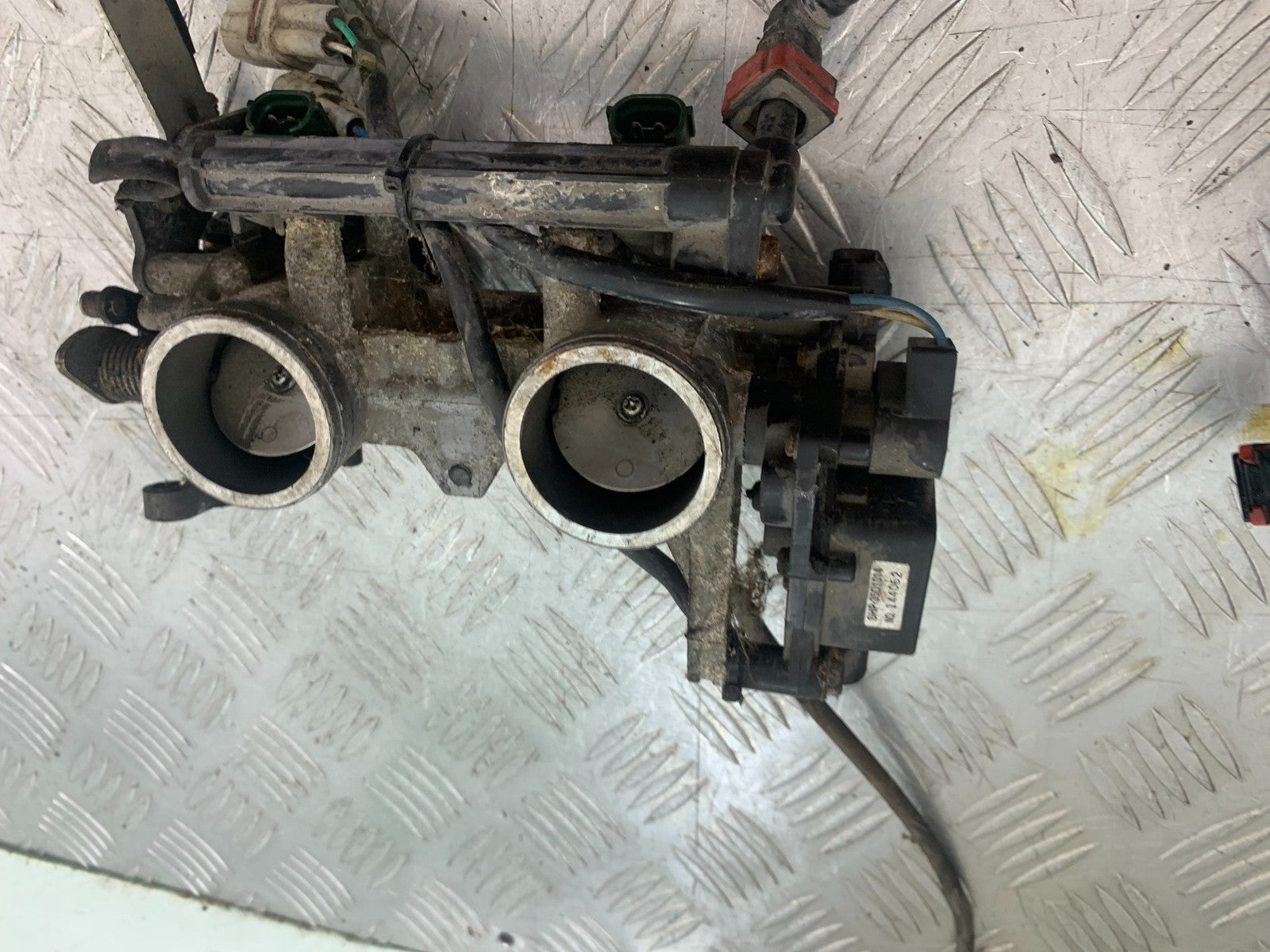 KAWASAKI ER6 F ER6F THROTTLE BODIES  (SOLD AS PARTS)   YEAR 2005-2008 (CMB1277)