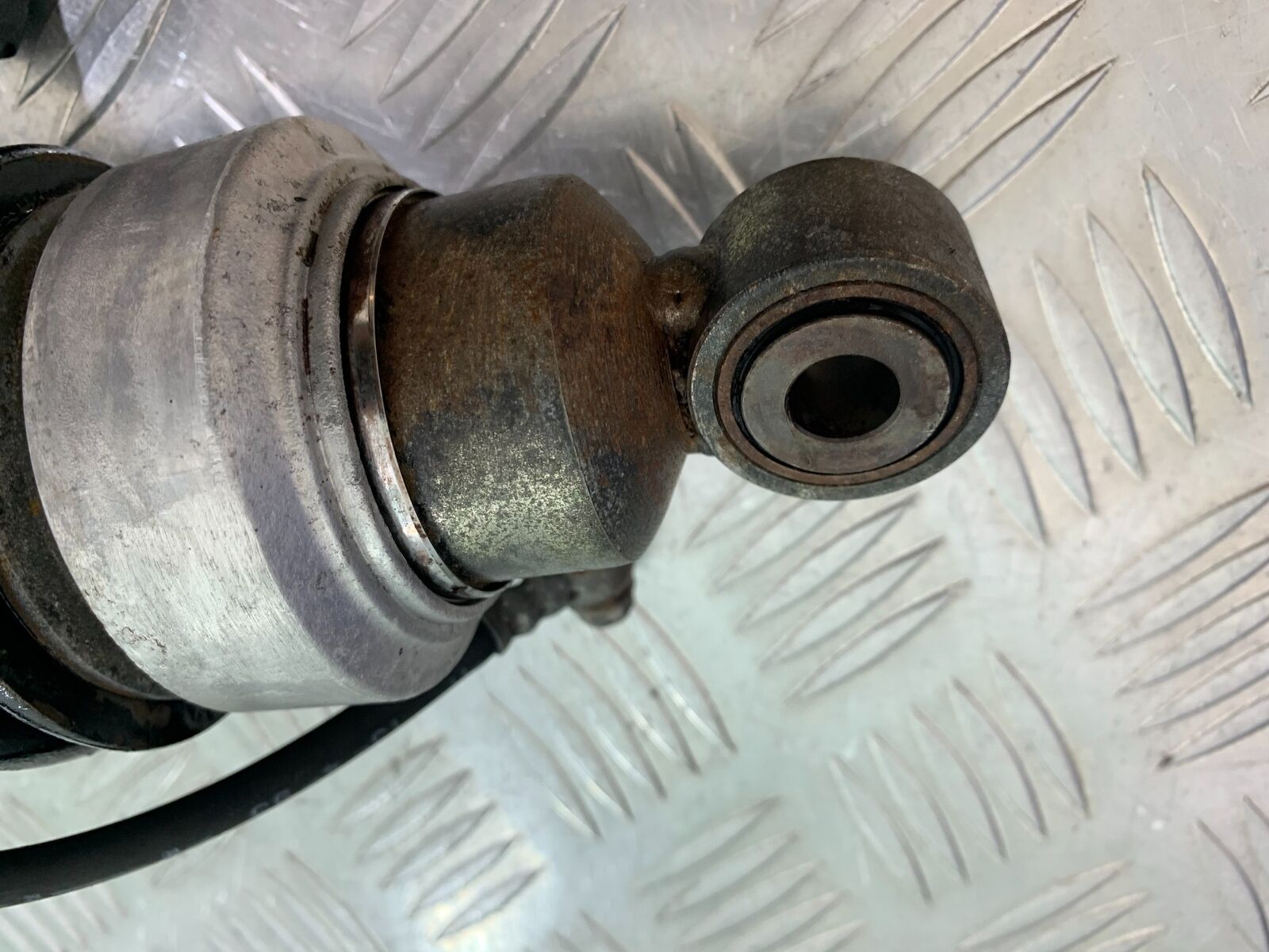 HONDA NTV 650 REVERE REAR SHOCK  YEAR 1988-1996  (CMB1025))