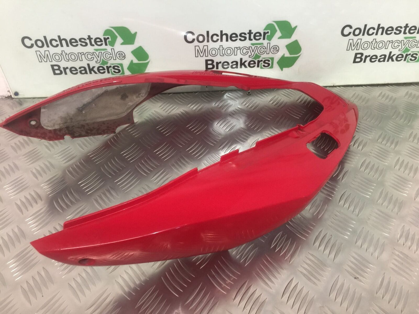 HONDA VFR800 VFR 800 V-TEC TAIL PIECE SEAT UNIT   YEAR 2003 -2009 (STOCK 916)