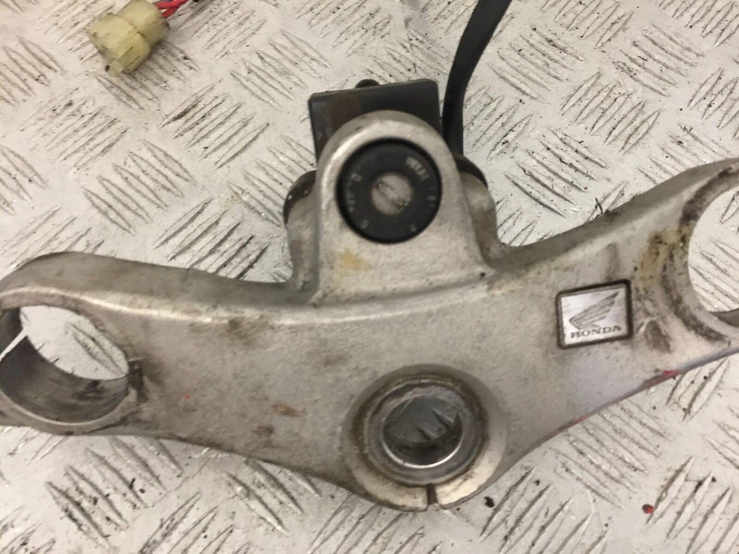 HONDA VFR800 VFR 800 PRE V-TEC TOP YOKE  YEAR 1998-2001 (STOCK 824)