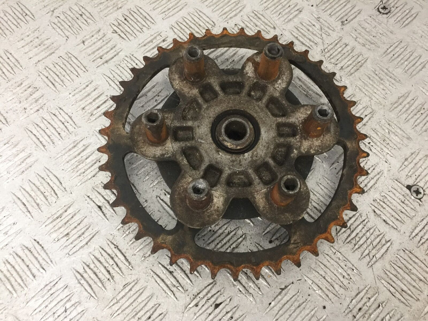 DUCATI MONSTER 600 REAR SPROCKET CARRIER YEAR 1994-2001 (STOCK 850)