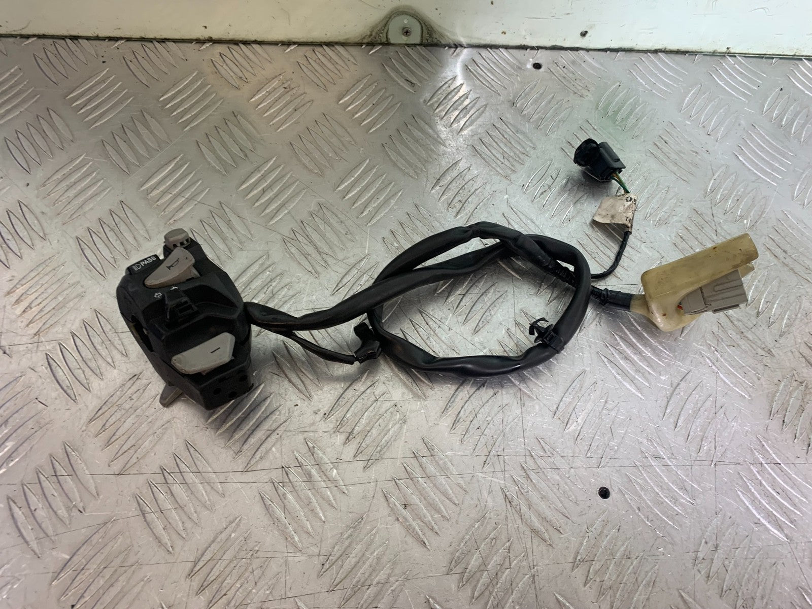 HONDA NC750 NC 750 X LEFT SWITCH GEAR  YEAR 2019 (CMB1223)