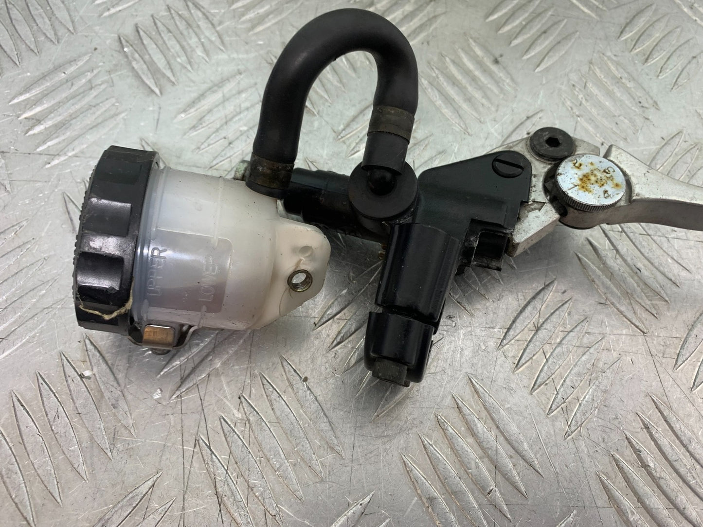 TRIUMPH 955i SPRINT ST FRONT MASTER CYLINDER  YEAR 1999-04 (CMB1230)