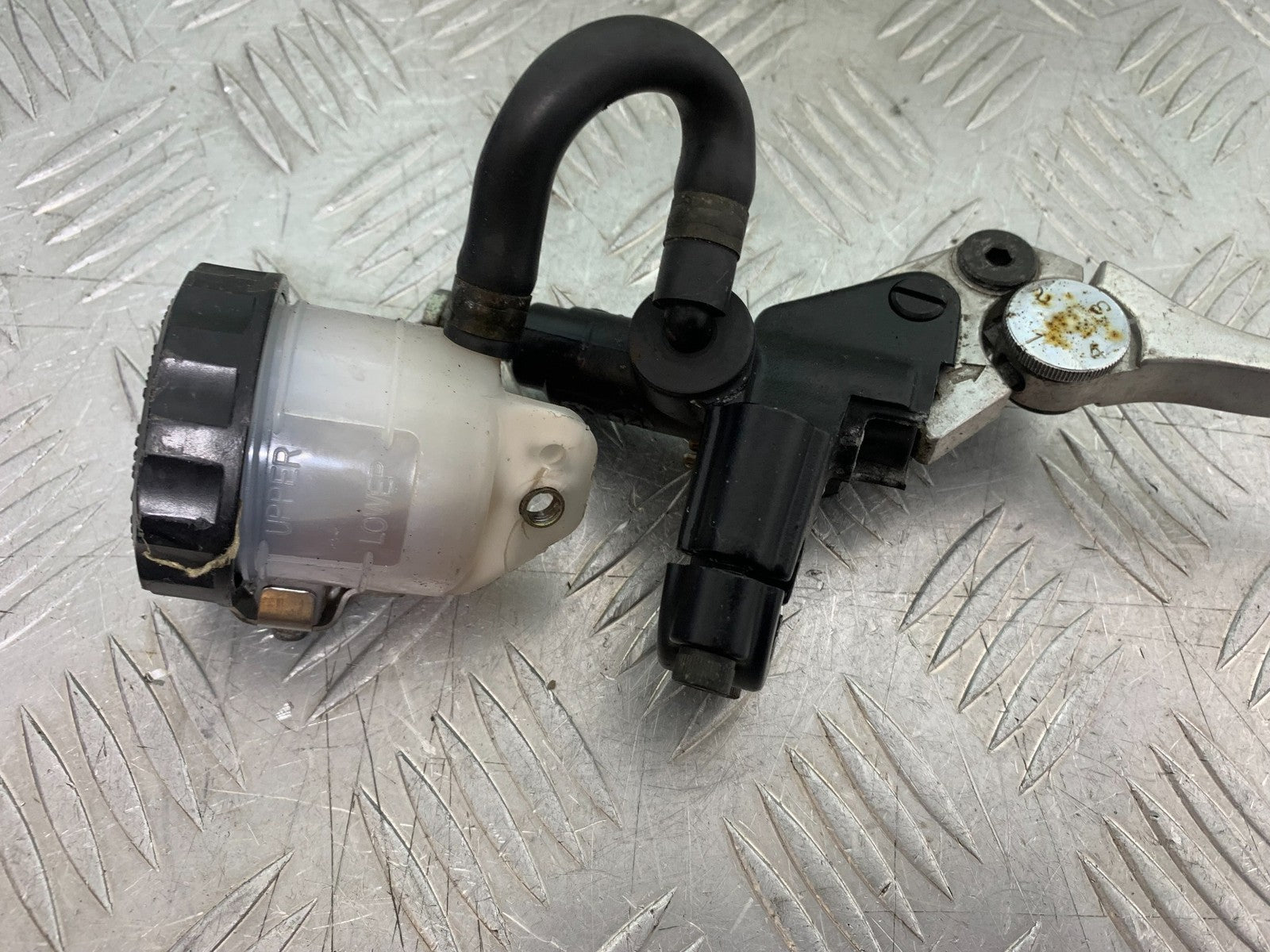 TRIUMPH 955i SPRINT ST FRONT MASTER CYLINDER  YEAR 1999-04 (CMB1230)