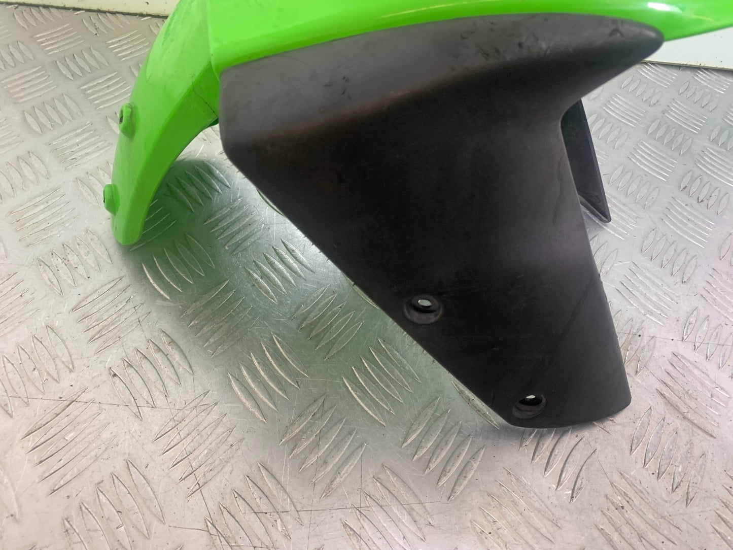 KAWASAKI ZX6R ZX6 R P7F P8F FRONT MUDGUARD YEAR 2007-08 (CMB1165)