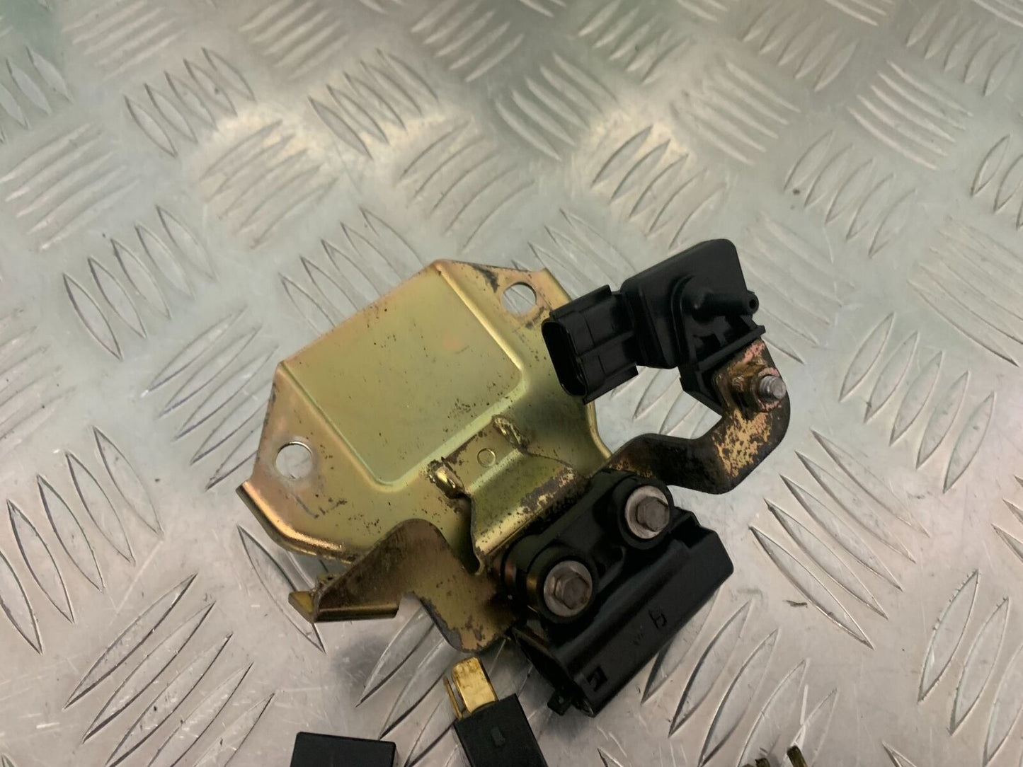 TRIUMPH 1050 SPRINT GT RELAYS YEAR 2010-2014 (STOCK 979)
