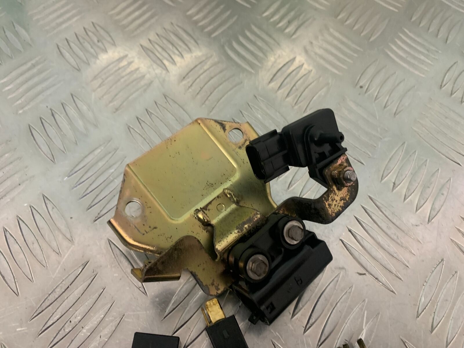 TRIUMPH 1050 SPRINT GT RELAYS YEAR 2010-2014 (STOCK 979)
