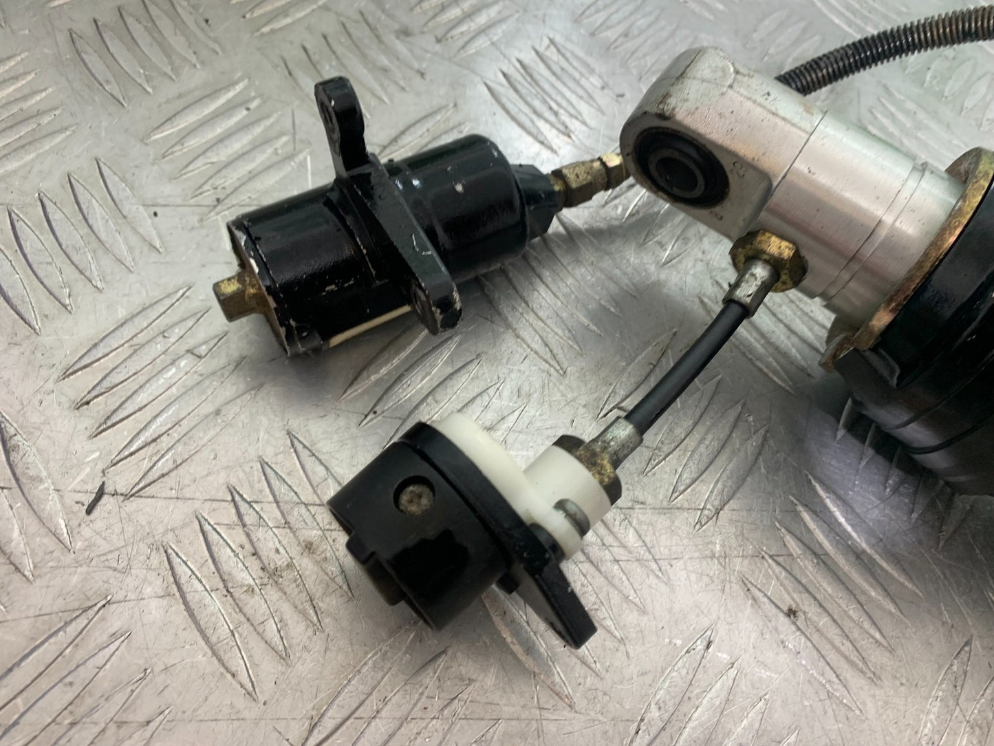 TRIUMPH TROPHY 900 REAR SHOCK YEAR 1991-95 (CMB1251)