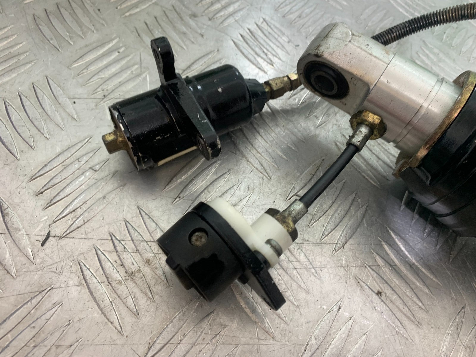 TRIUMPH TROPHY 900 REAR SHOCK YEAR 1991-95 (CMB1251)