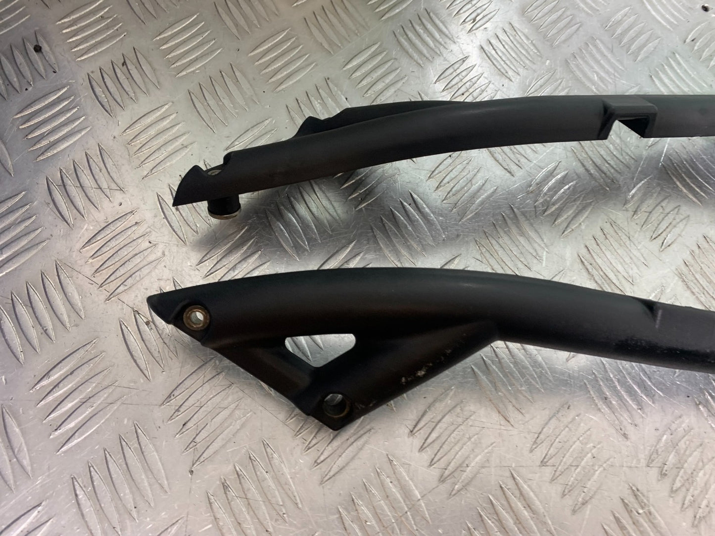 TRIUMPH 1050 SPRINT ST PANNIER RAILS  2003-2011 (CMB1285)