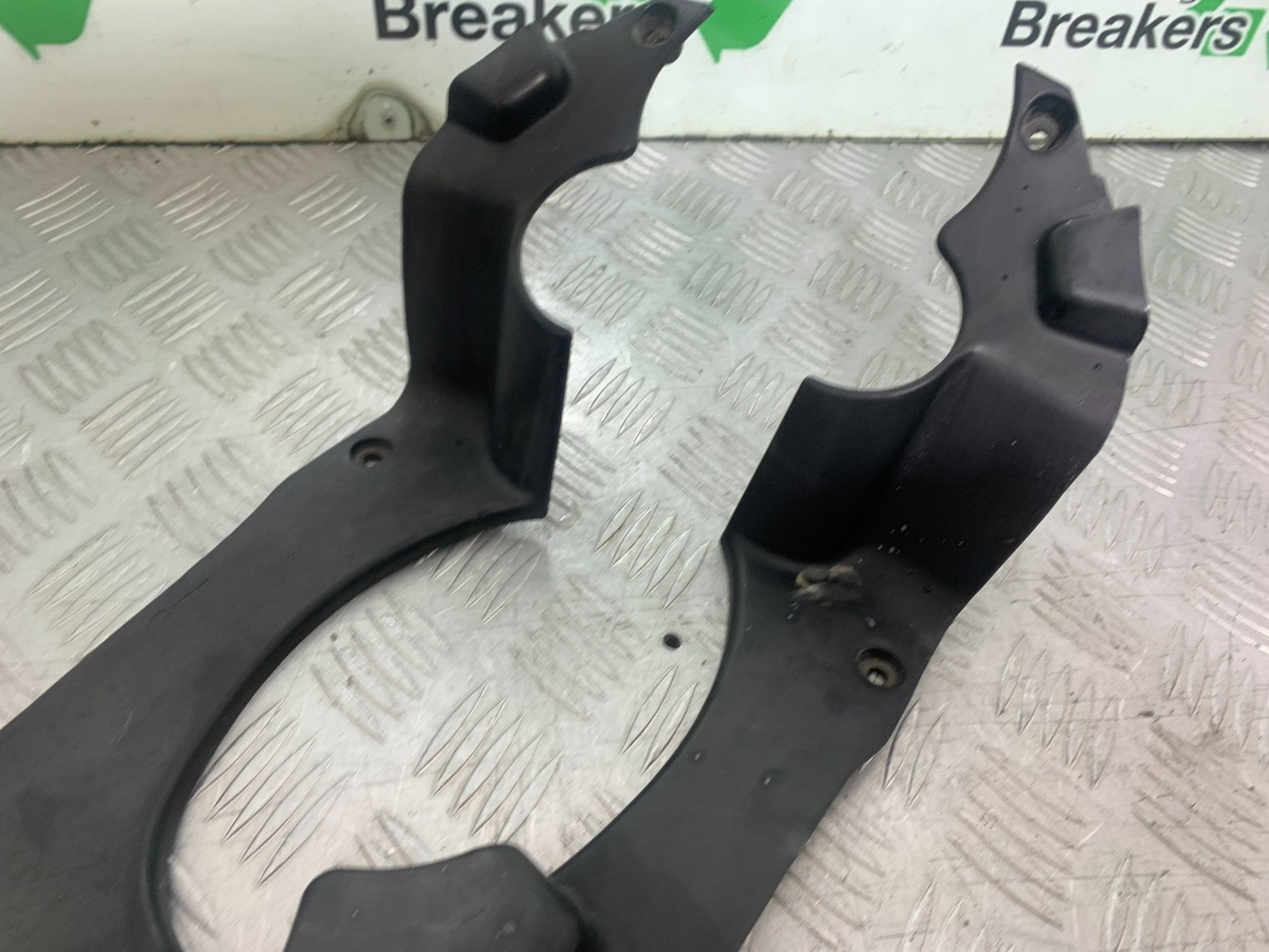 KAWASAKI GPZ600 GPZ 600 LEFT & RIGHT TOP FAIRING INFILLS  YEAR 1988-90 (CMB1258)