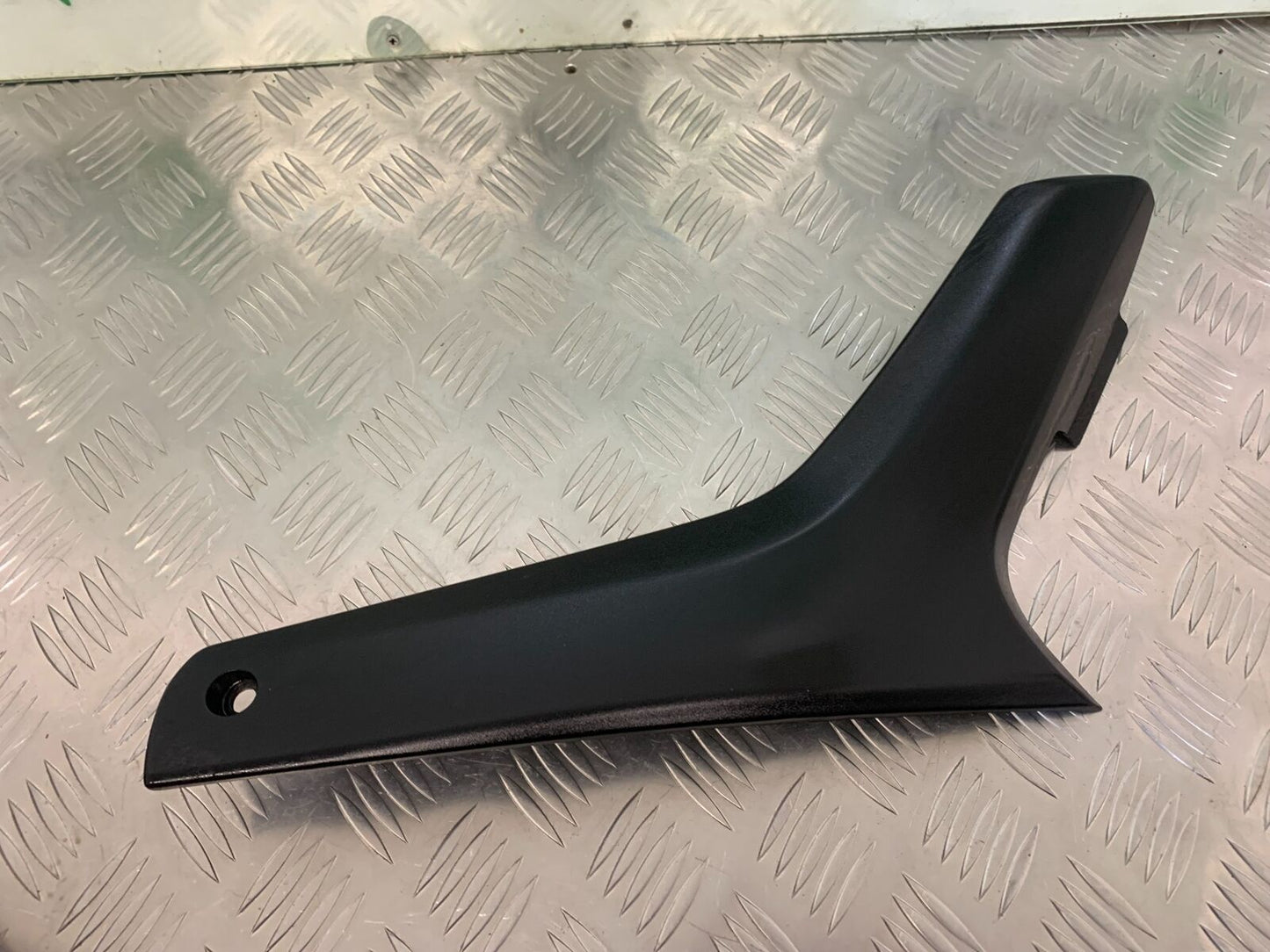 SUZUKI DL 650 V-STROM SIDE INFILL PANEL   YEAR 2006 2011 (STOCK 954)