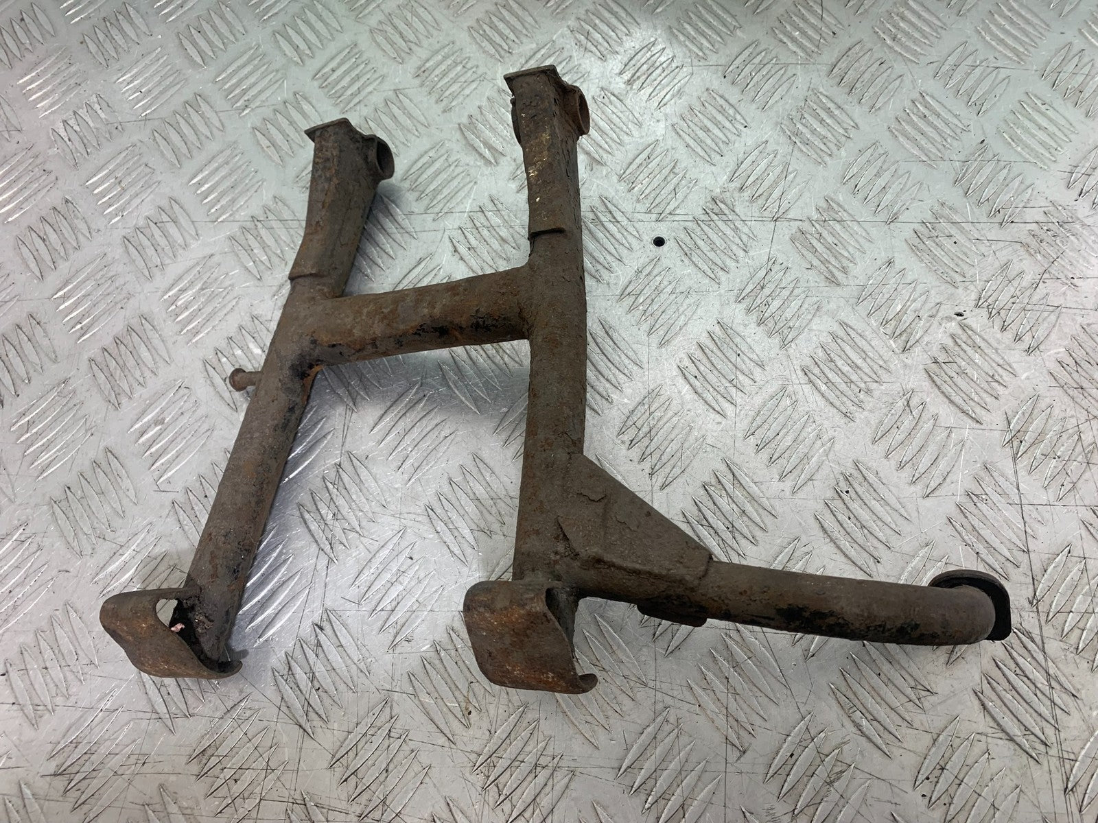 KAWASAKI GT550 GT 550 CENTER STAND  YEAR 1989-1994
