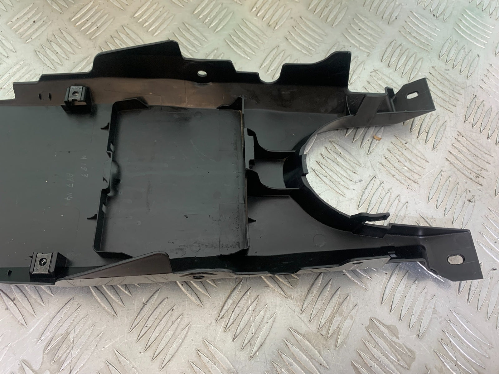 TRIUMPH TRIDENT 660 UNDERTRAY   YEAR 2021-2024 (CMB1148)