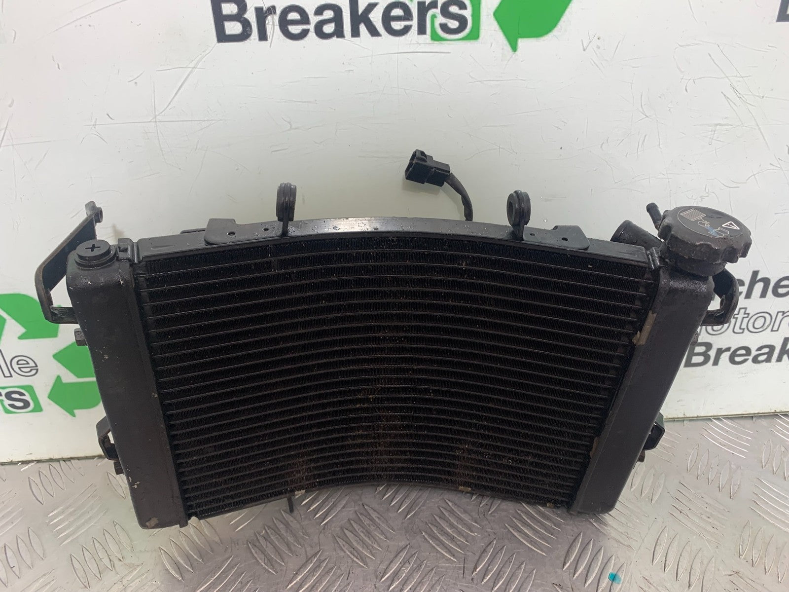 TRIUMPH 675 STREET TRIPLE R RADIATOR AND FAN  YEAR 2013 - 2016 (CMB1221)