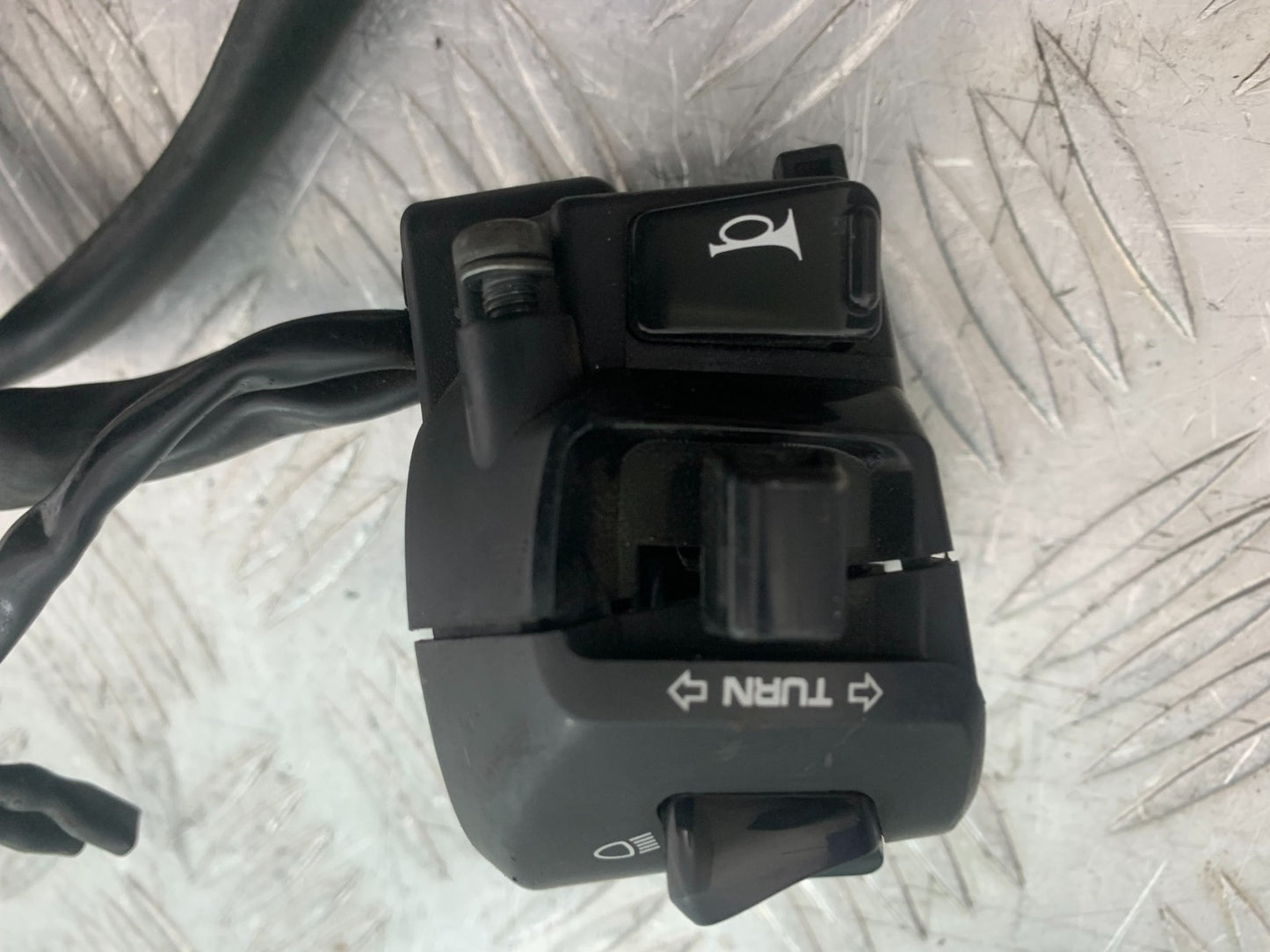 HONDA NT 700 V DEAUVILLE LEFT SWITCH GEAR  YEAR 2006-2010 (CMB1298)