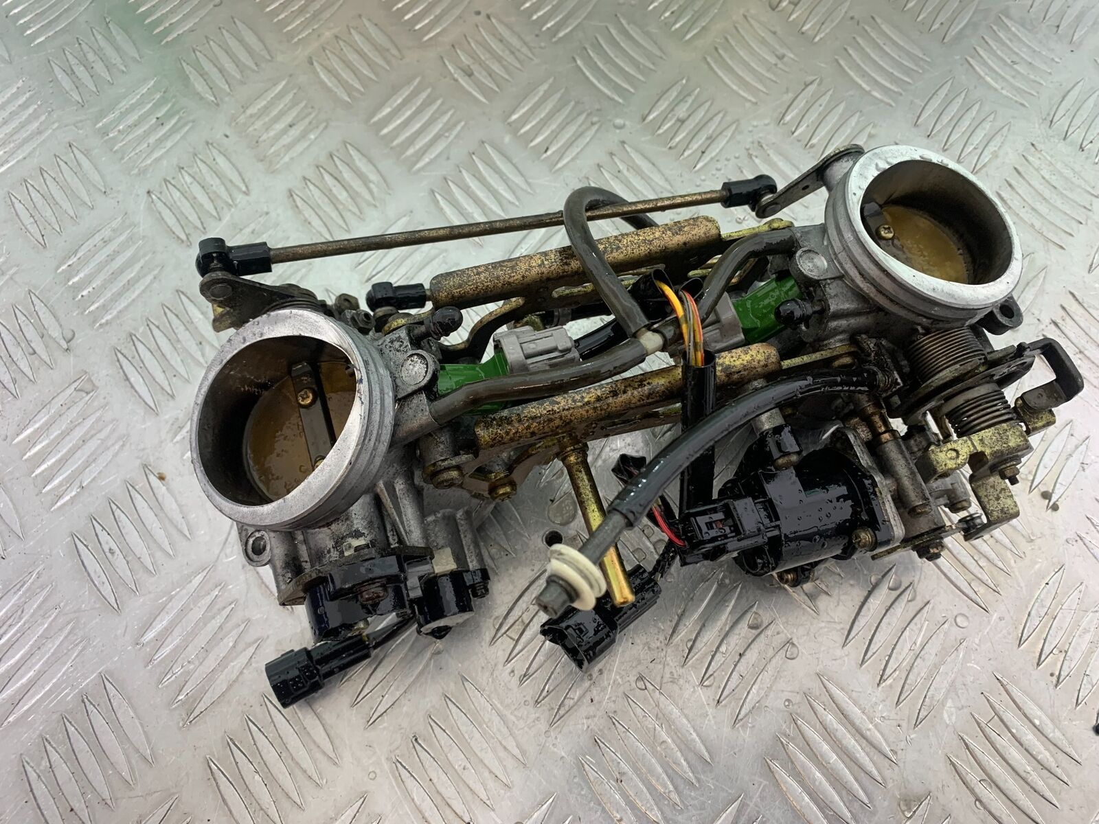 SUZUKI SV1000 SV 1000 K4 THROTTLE BODIES   YEAR 2003-2007 (CMB1042)