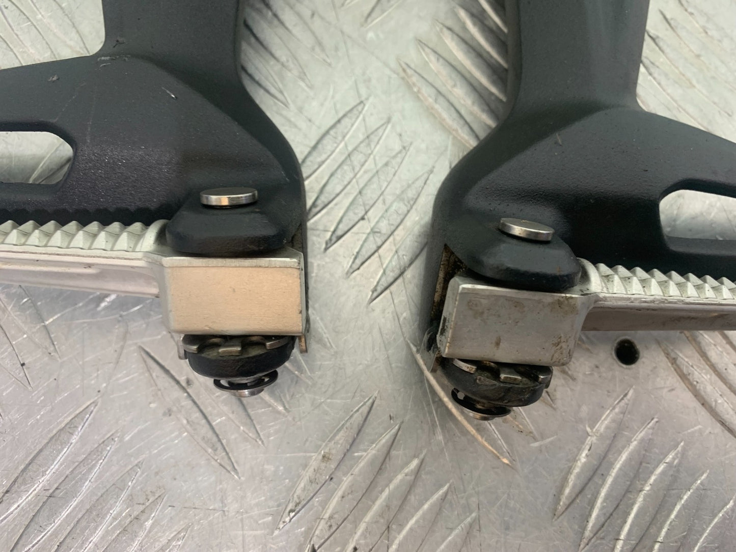 TRIUMPH 675 STREET TRIPLE REAR HANGERS AND PEGS  2013-2016 (CMB1186)
