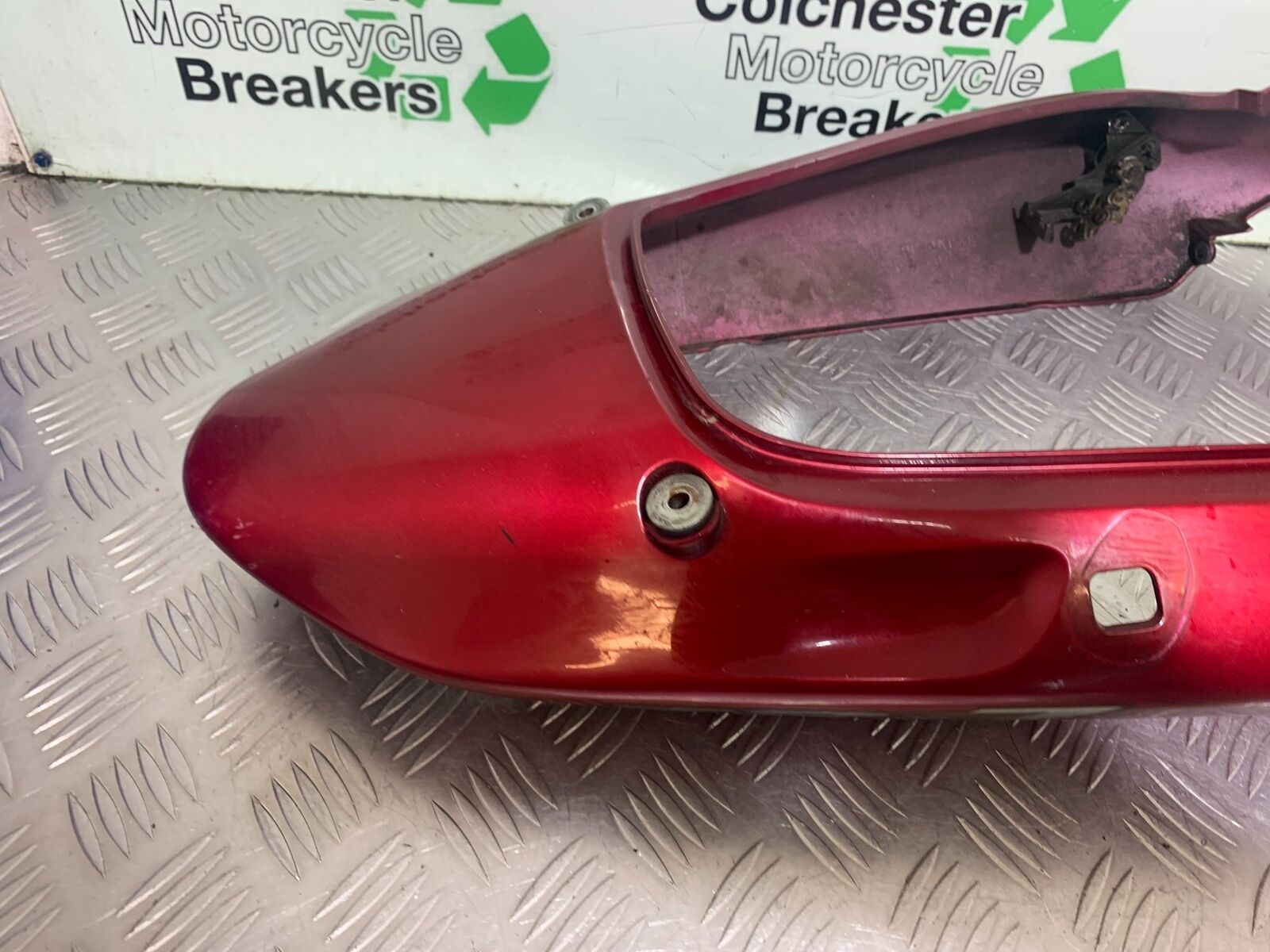 KAWASAKI Z750 ZR750 ZR-7S TAIL PIECE SEAT UNIT  YEAR 1999-05 (CMB1135)