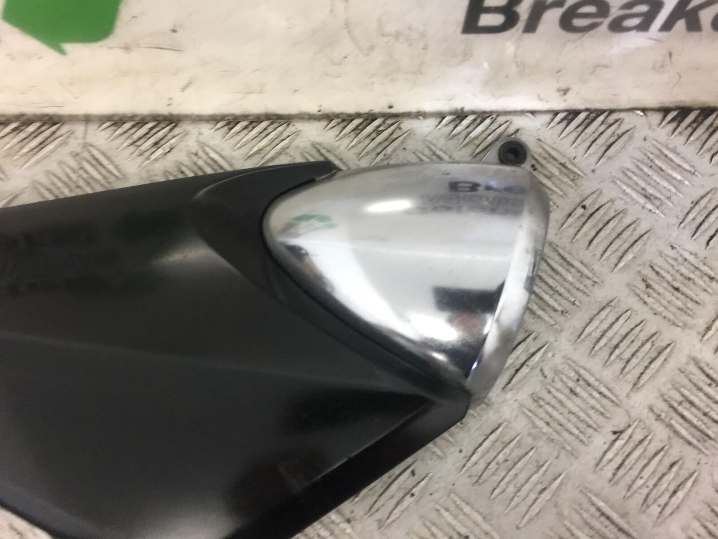 SUZUKI GSF600 GSF 600 BANDIT RIGHT SEAT PANEL  YEAR 2002 STOCK 416