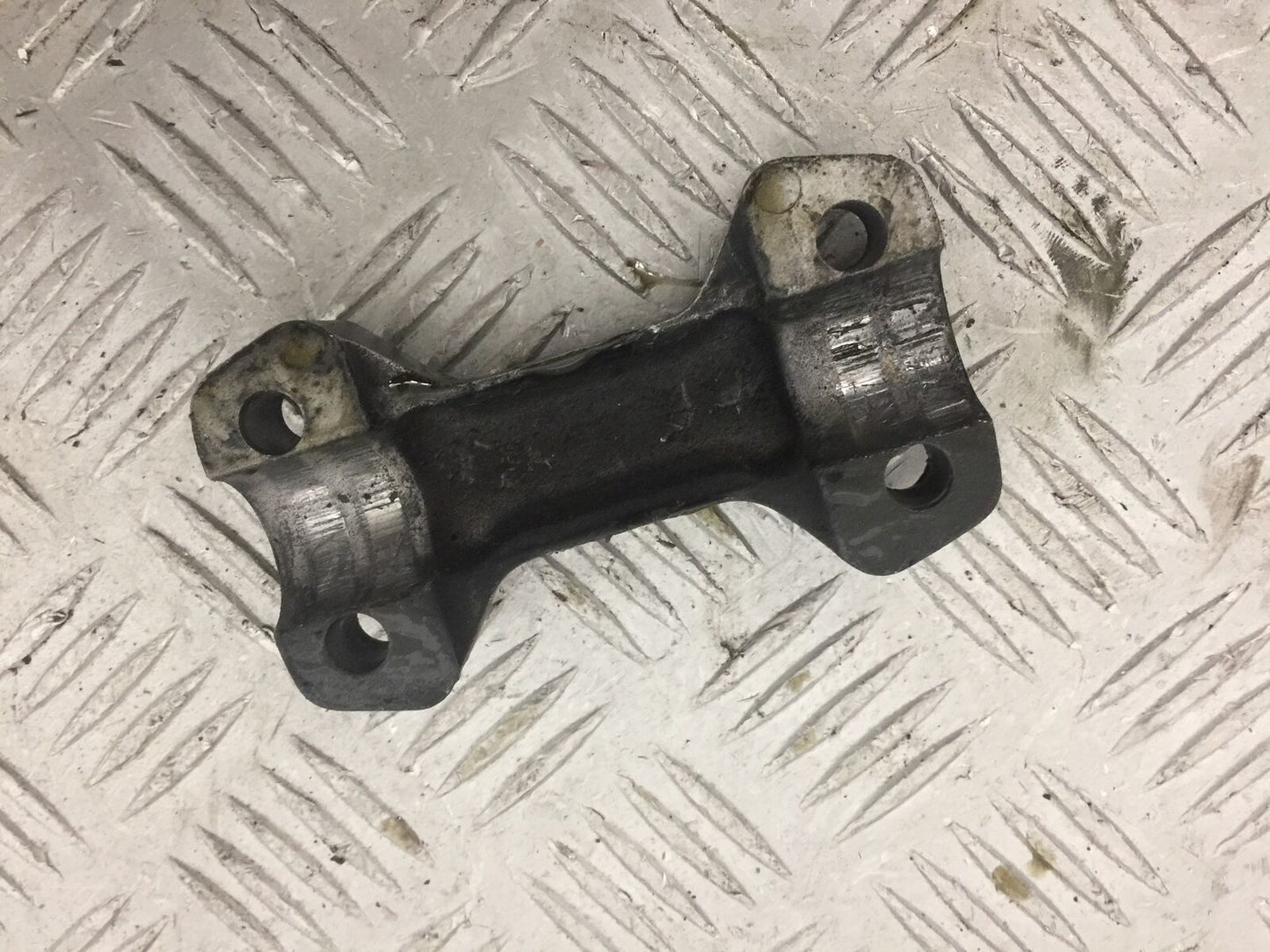 HONDA NT 700 V DEAUVILLE HANDLEBAR CLAMP   YEAR 2006-2010 (STOCK 840)