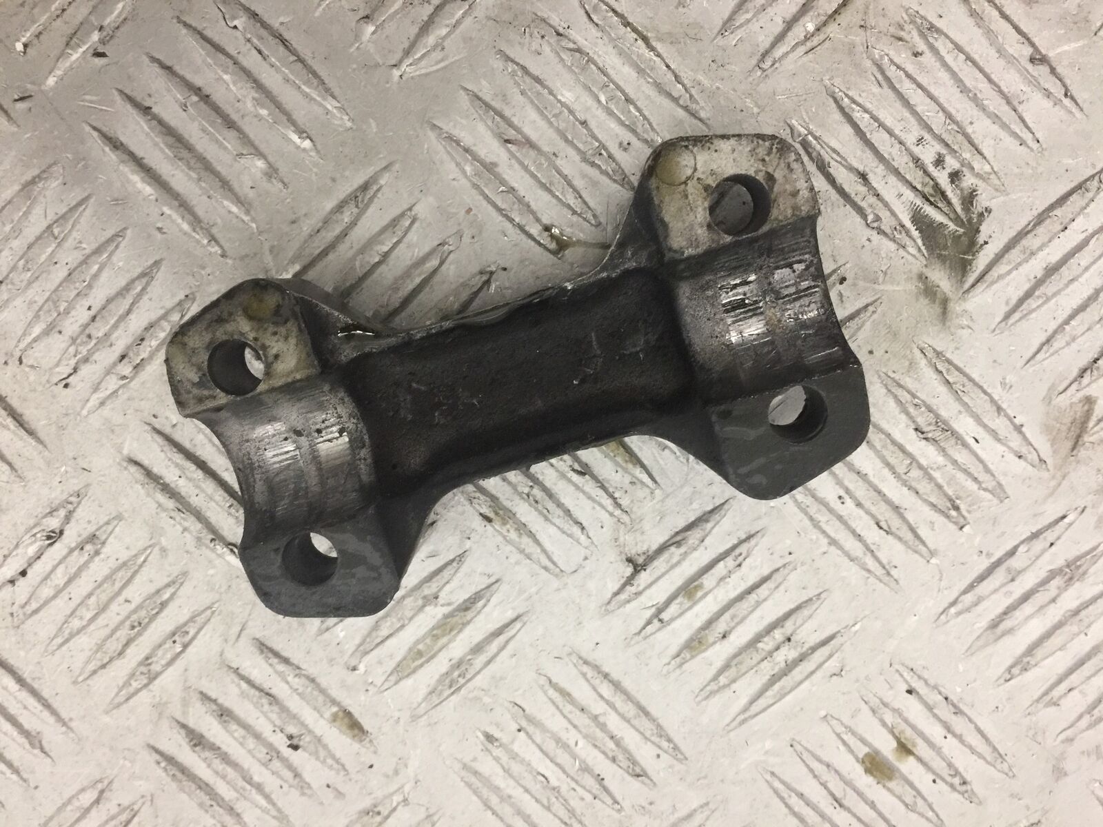 HONDA NT 700 V DEAUVILLE HANDLEBAR CLAMP   YEAR 2006-2010 (STOCK 840)