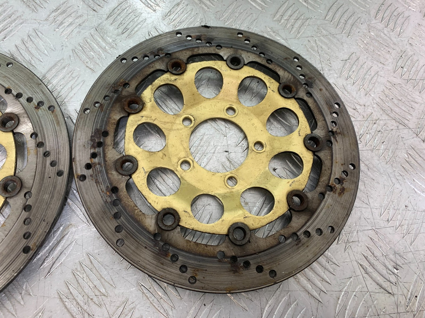 SUZUKI GSF600 GSF 600 BANDIT FRONT BRAKE DISCS   2000-2004 (CMB1269)