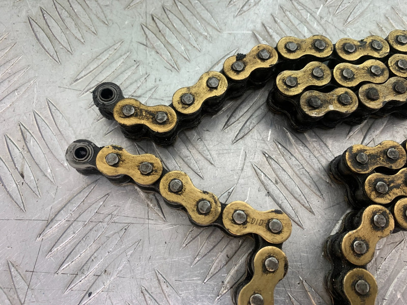 HONDA CBR1000 rr FIREBLADE CHAIN YEAR 2012-2016 (CMB1198)