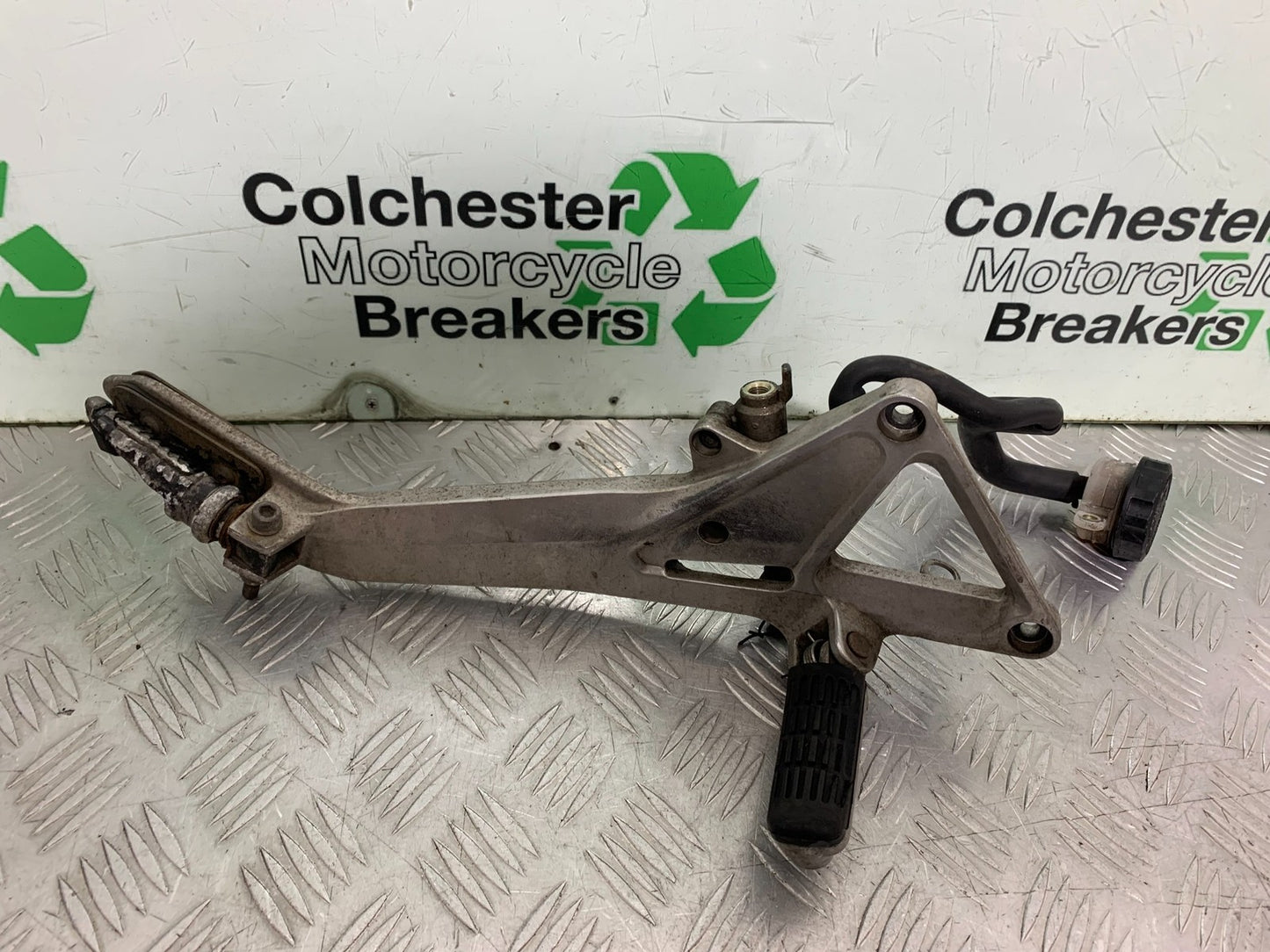HONDA CB600 CB 600 HORNET RIGHT HANGER  YEAR 1998-2002 (CMB1297)
