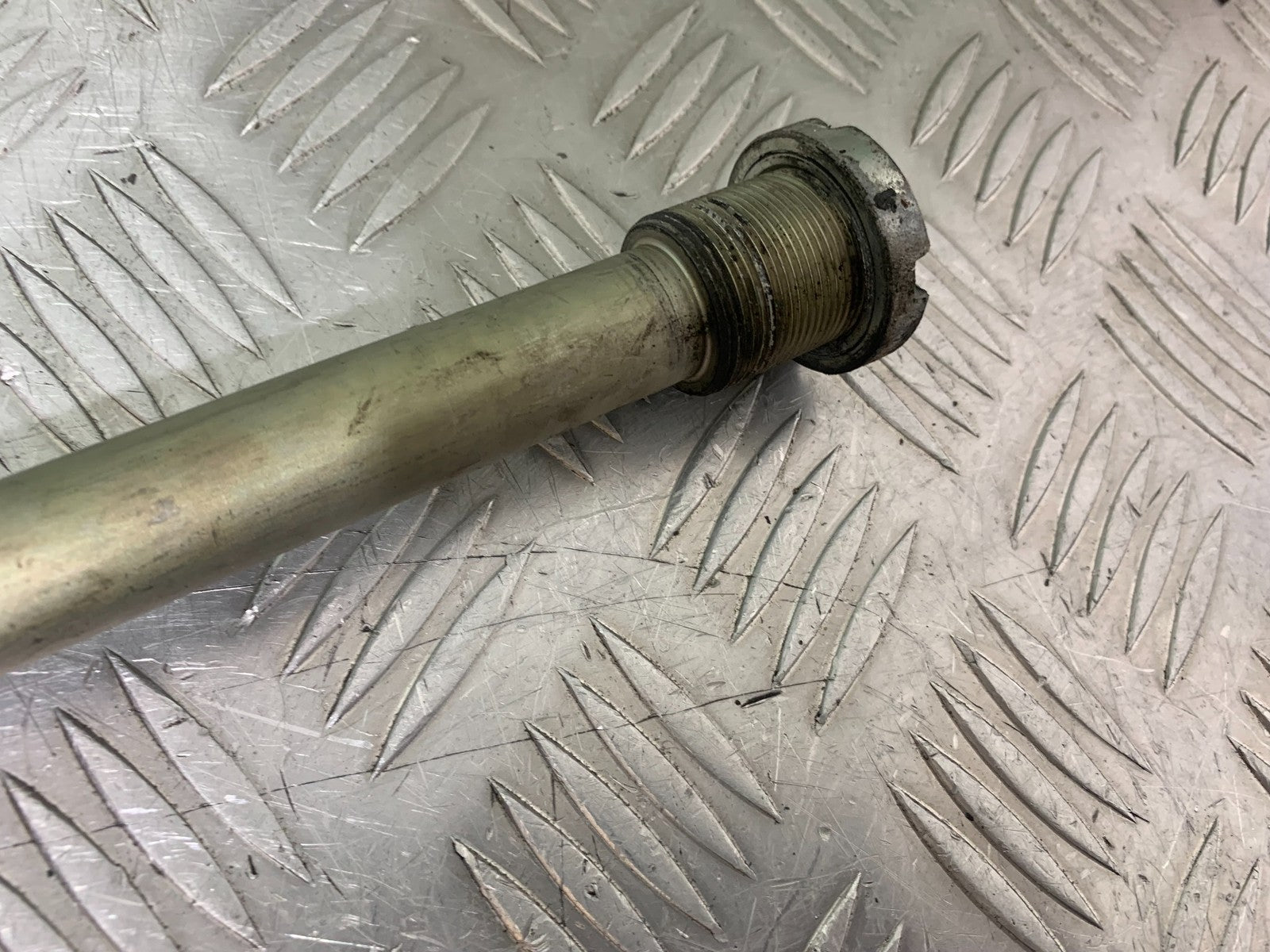 SUZUKI DL1000 V-STROM SWINGARM SPINDLE YEAR 2014-2019 (CMB1325)