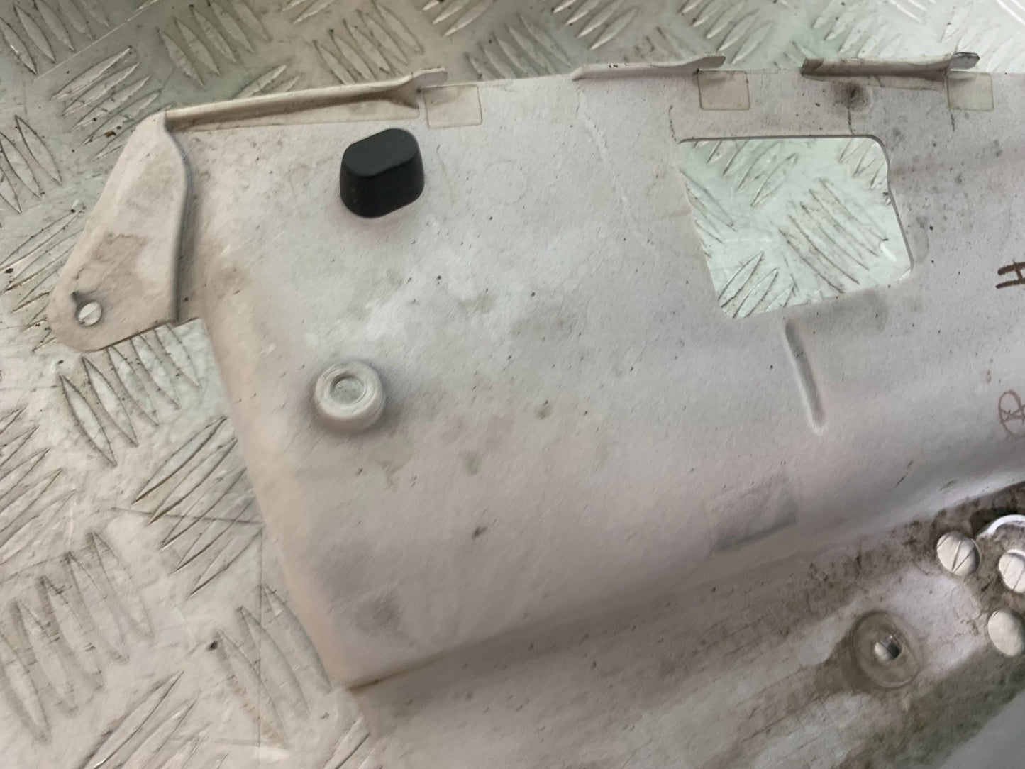 YAMAHA YZF R1 14 B BIG BANG PETROL TANK COWL   2009-14 (CMB1175)
