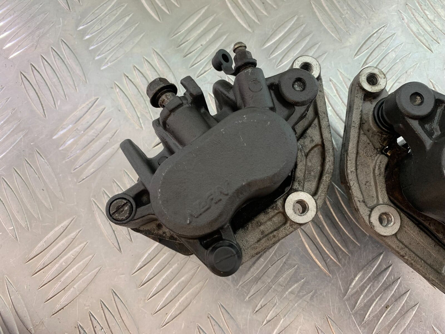 HONDA CB600 CB 600 HORNET FRONT BRAKE CALIPERS  YEAR 1998-2002 (CMB1011)