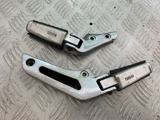 YAMAHA XV1100 XV 1100 VIRAGO REAR HANGERS AND PEGS   1990-1999 (CMB1243)