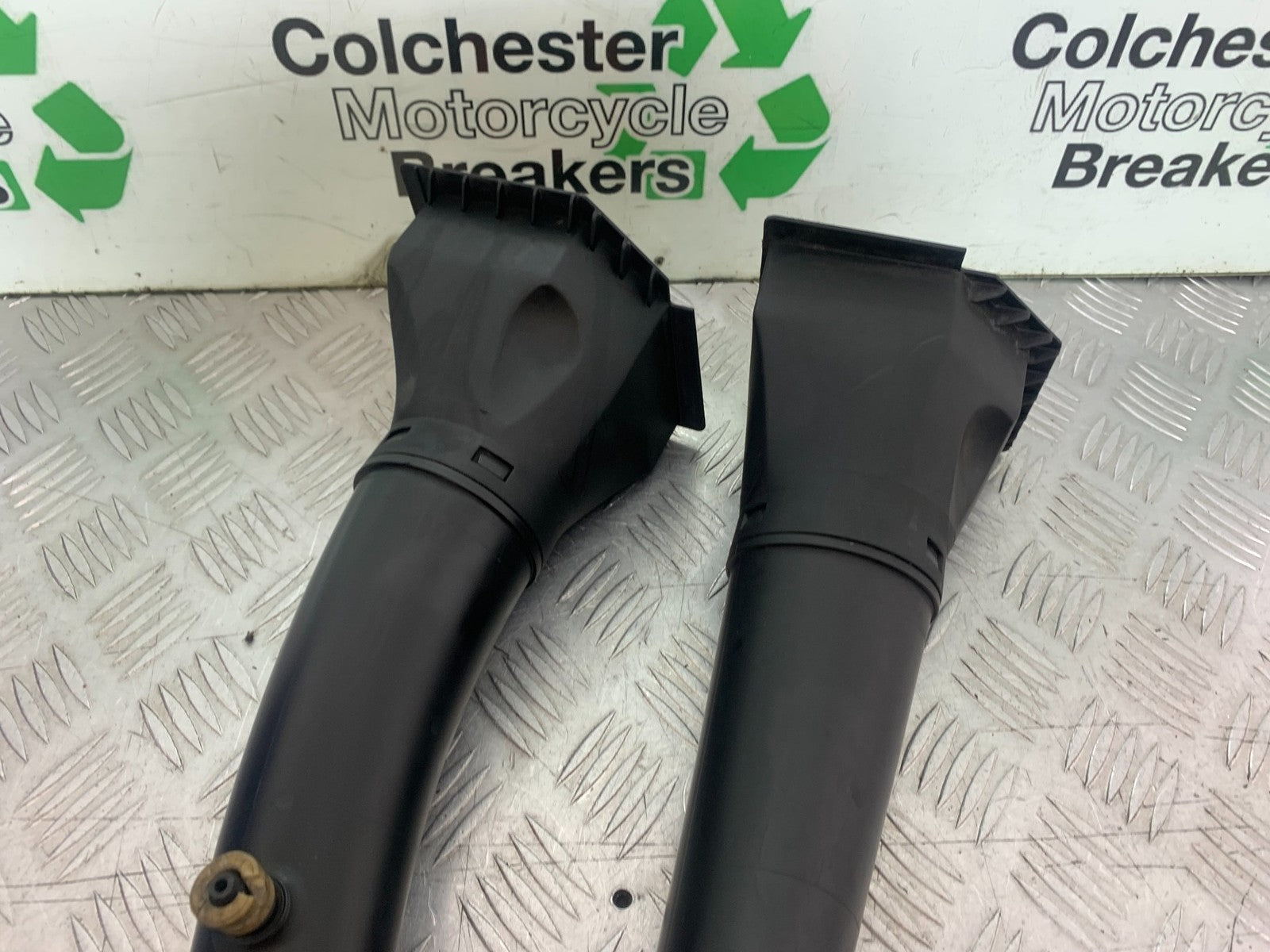 BMW K1300 S K 1300 S AIR TUBES  YEAR 2009-16 (CMB1216)