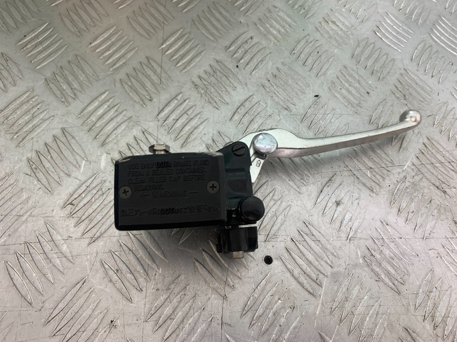 YAMAHA FZS1000 FAZER FRONT MASTER CYLINDER  YEAR 2001-05 (CMB1275)